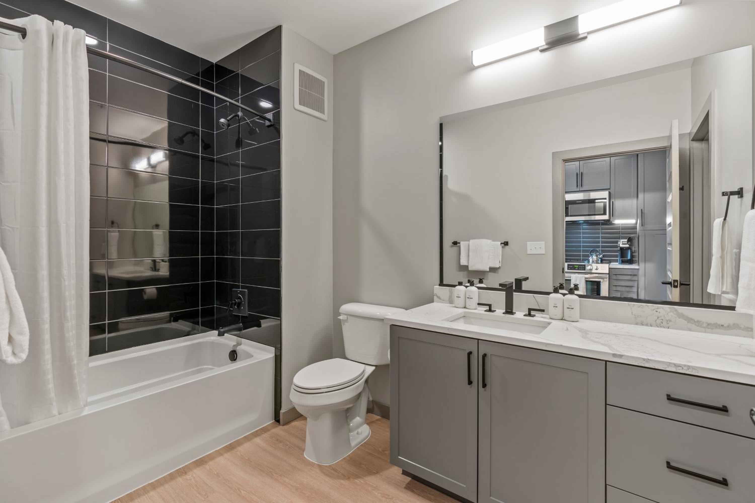 Columbia Vacations - WhyHotel by Placemakr, Columbia - Property Image 35