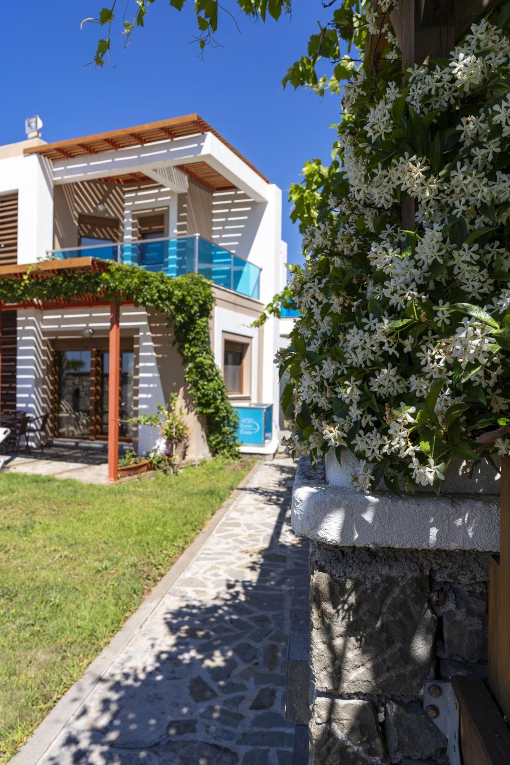Horizon Line Villas