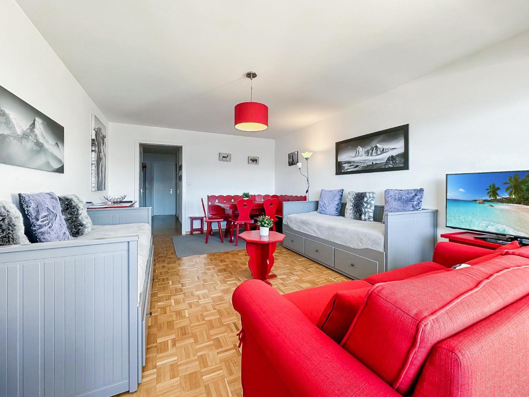 Pied-à-terre in Crans-Montana, pool and view - Swiss Alps view 2