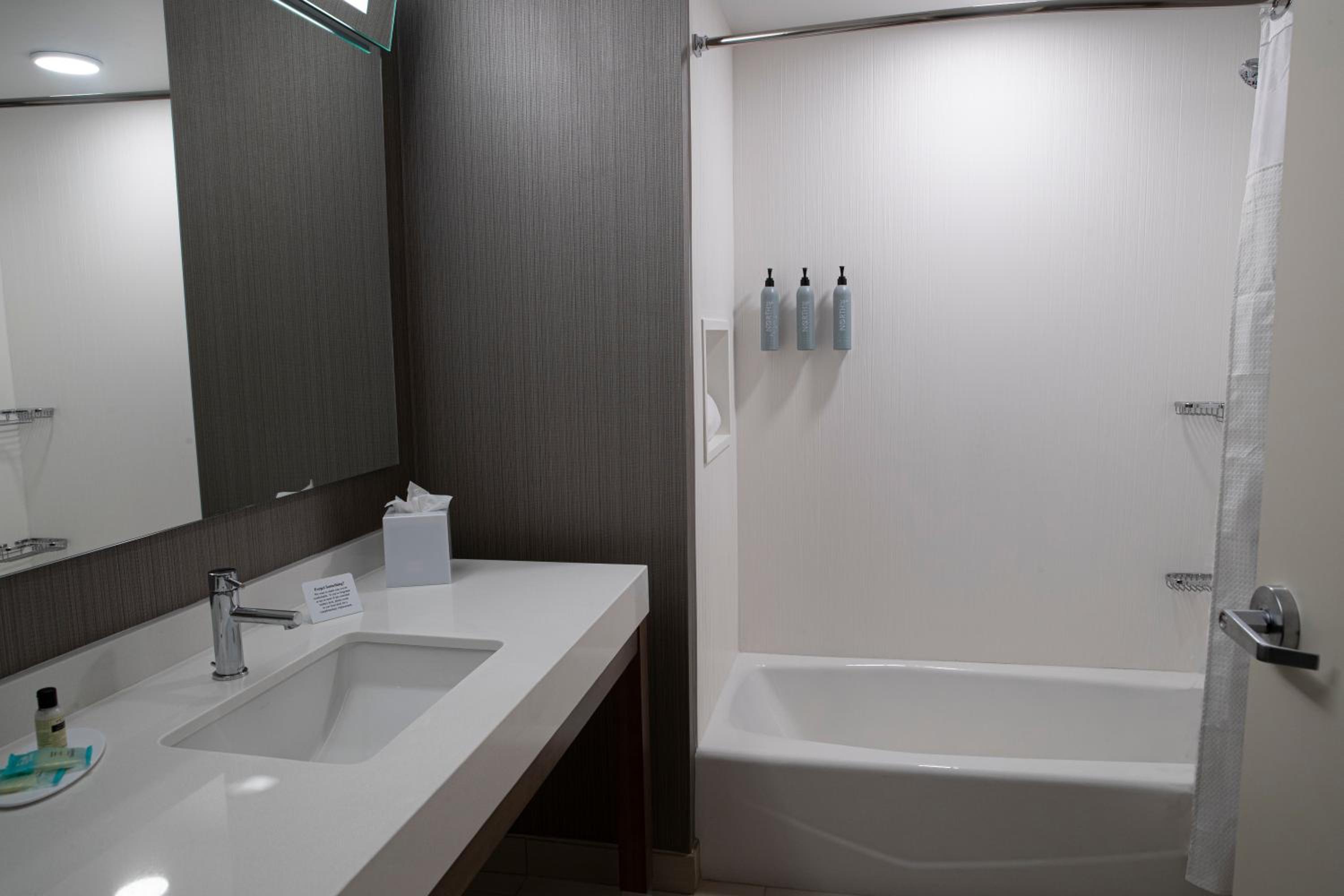 Nanaimo Vacations - Courtyard by Marriott Nanaimo - Property Image 2