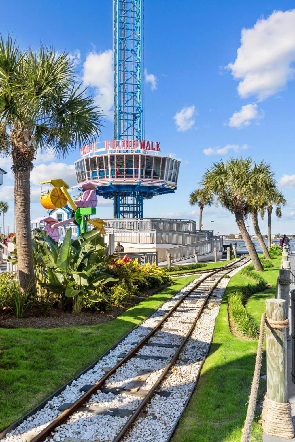 Seabrook 3BR Sleeps 10 w Backyard, Fire Pit Near Kemah view 5