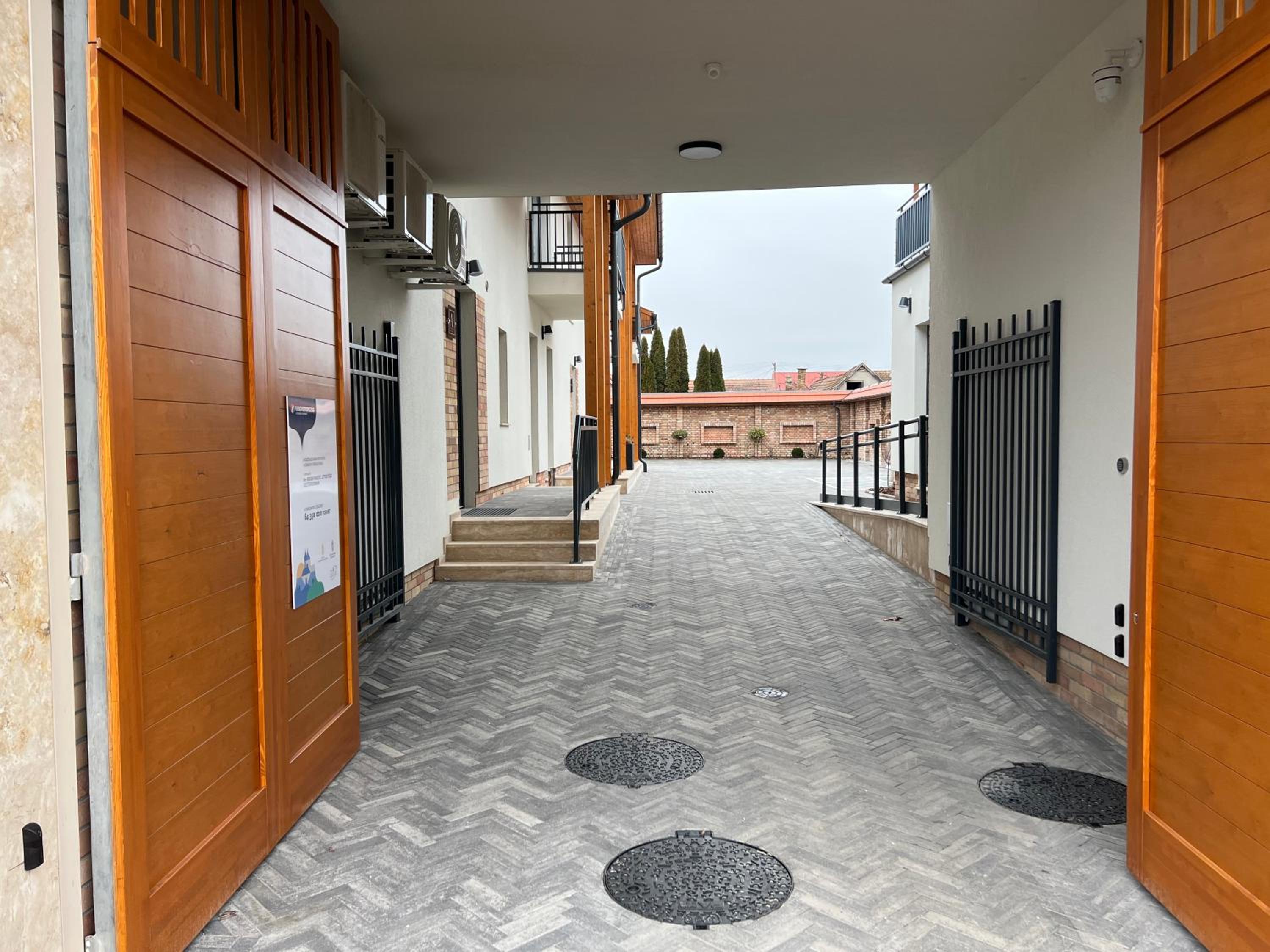 H11 ROOMS ESZTERGOM view 3