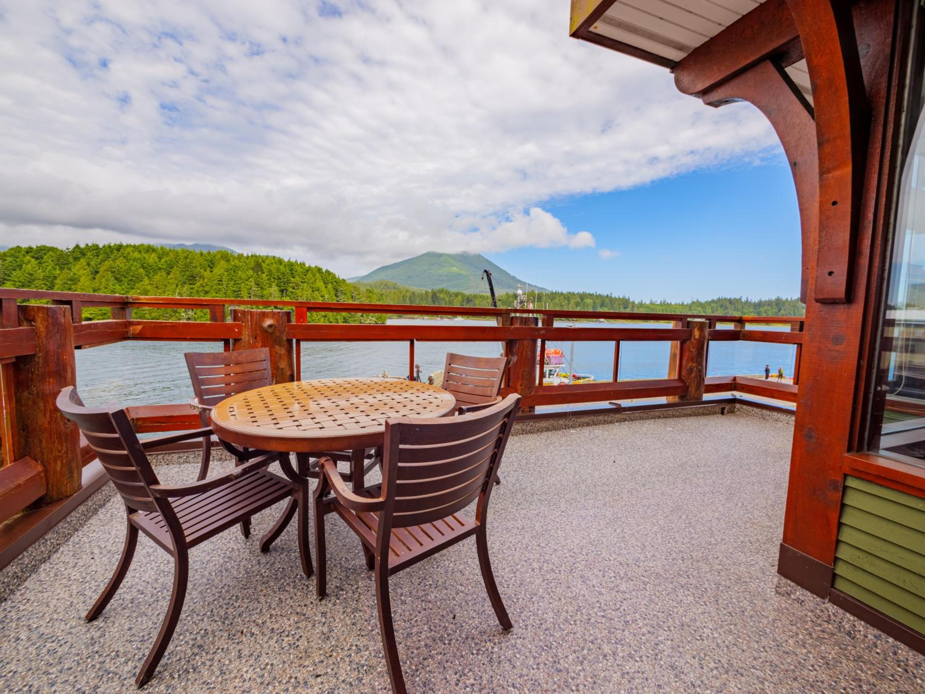 Whisky Harbour, Downtown King Bed and Inlet View view 3