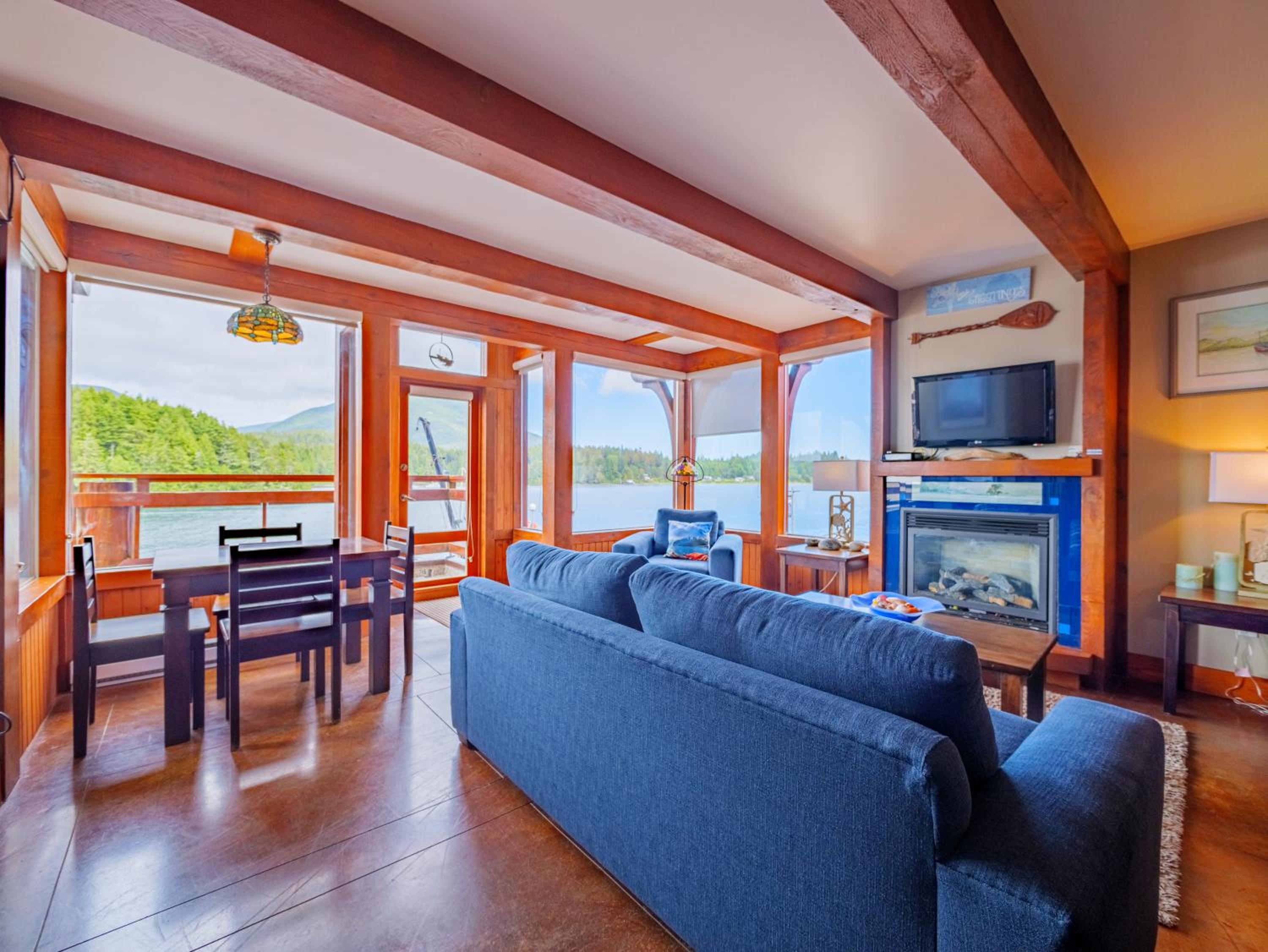 Whisky Harbour, Downtown King Bed and Inlet View view 4