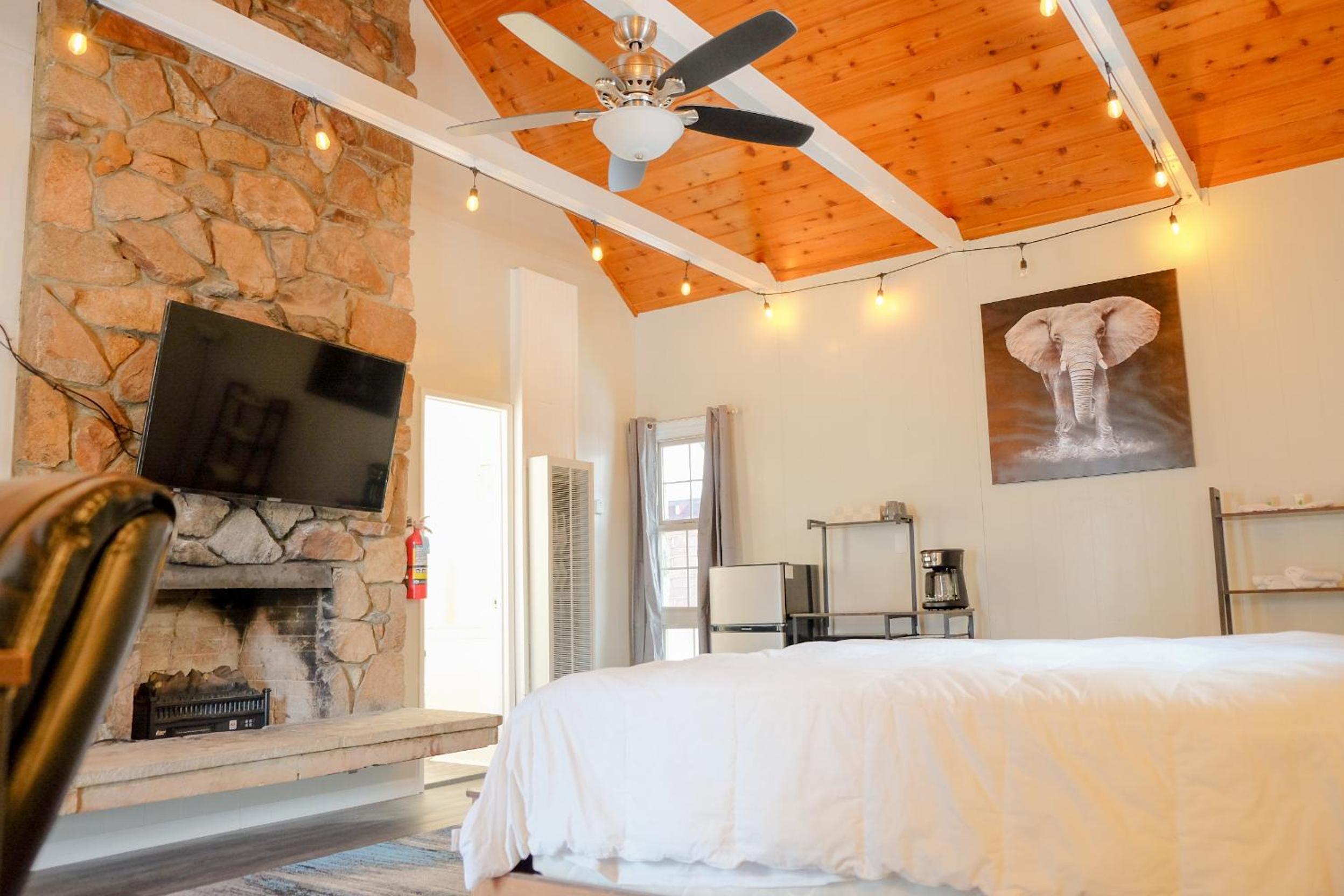 Sherwood Arms Motel - Property Image 137