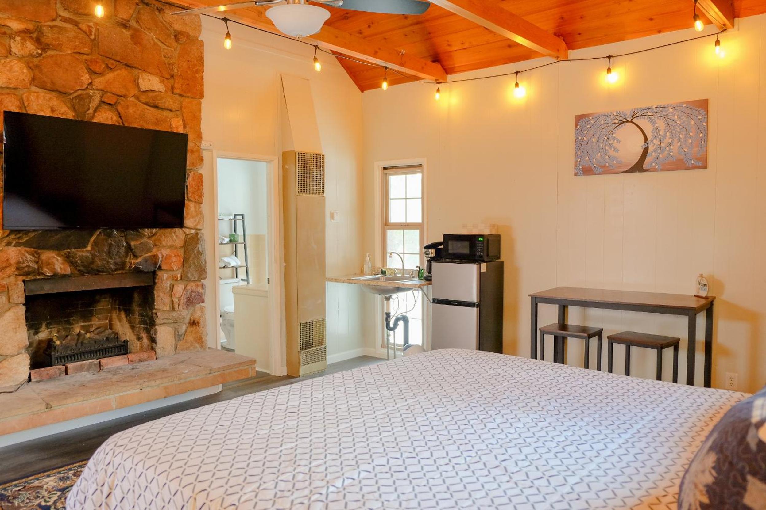 Sherwood Arms Motel - Property Image 147