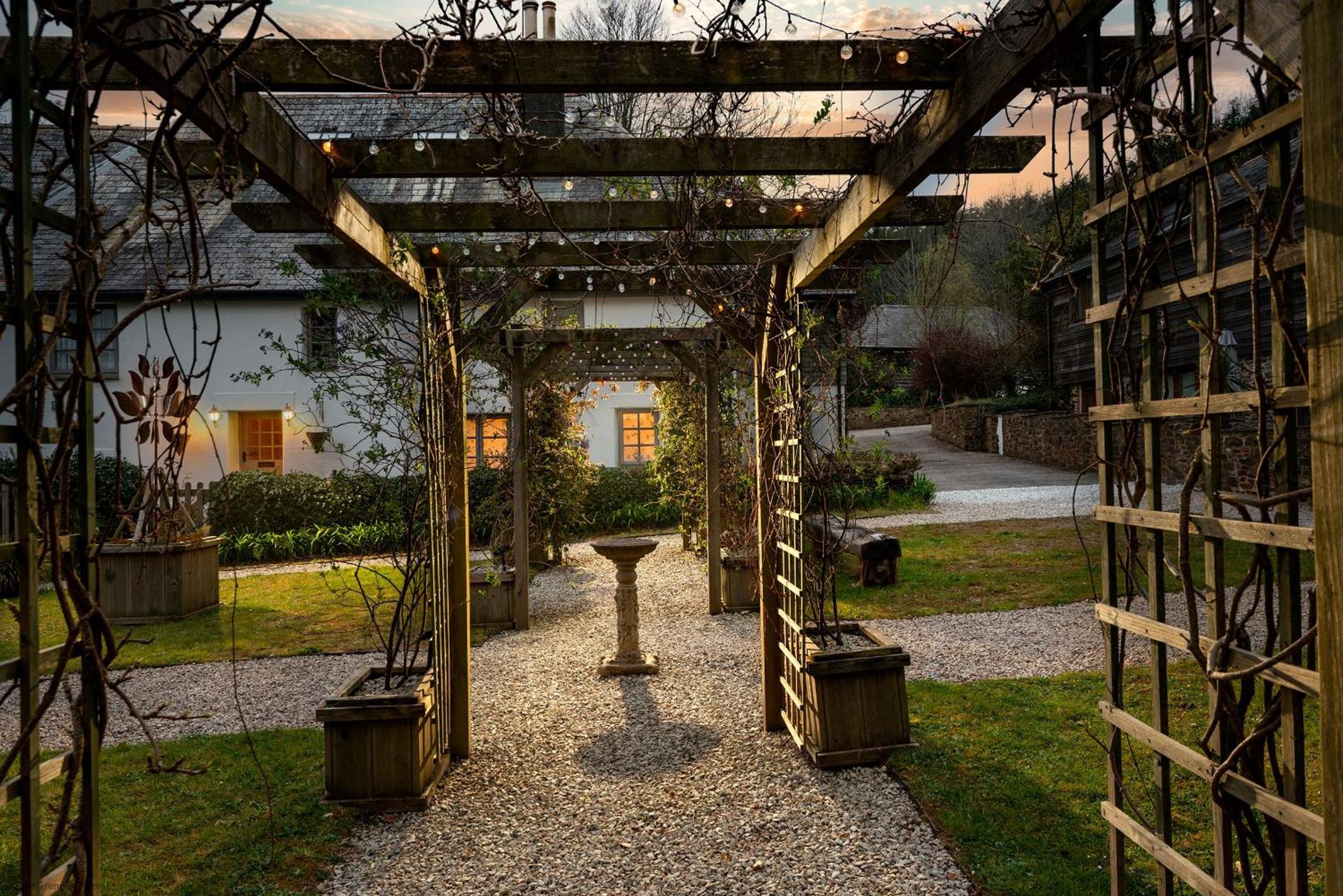 Linhay at East Trenean Farm -Luxury retreat for 2 with stunning rural views, private hot tub and EV charging view 4