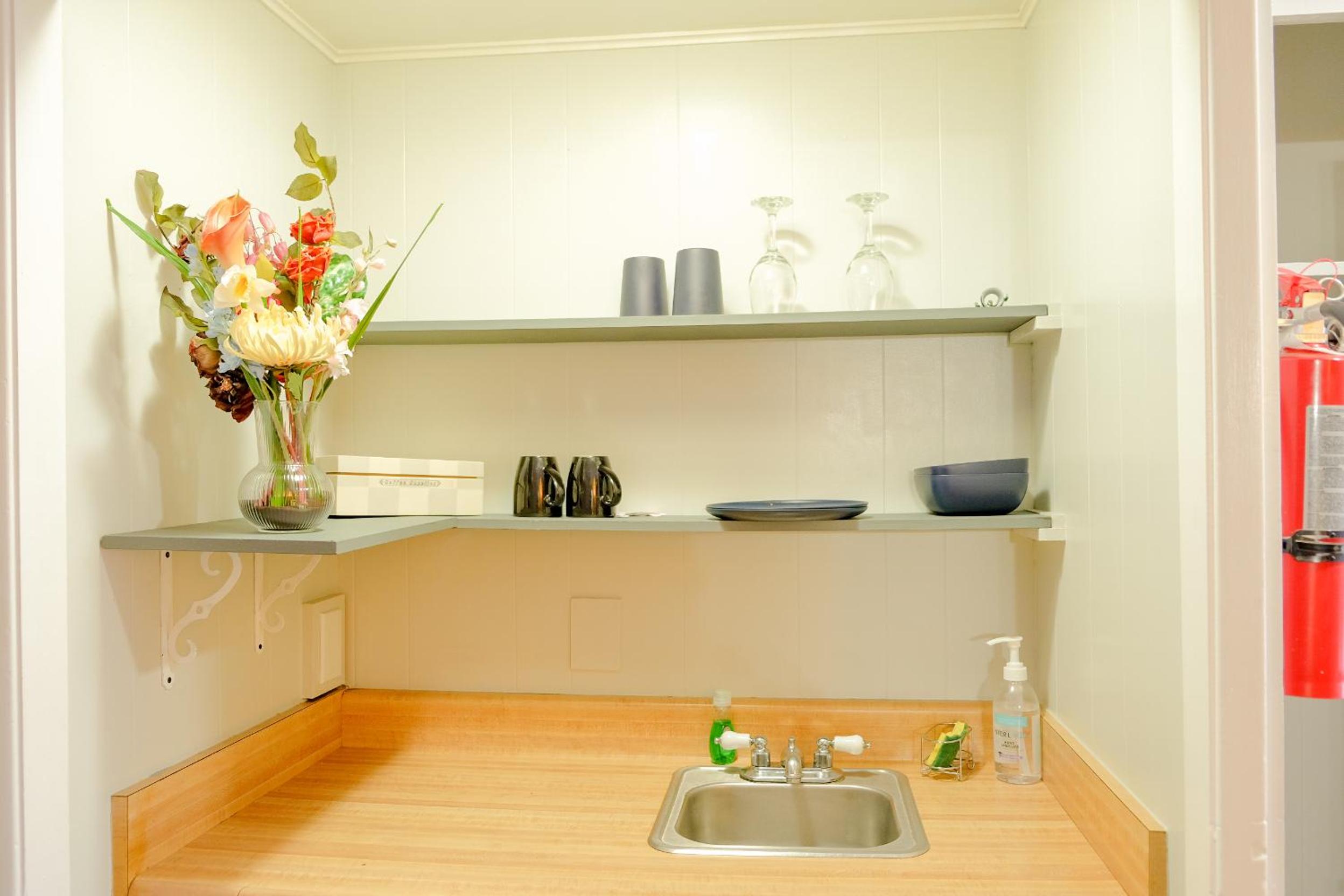 Sherwood Arms Motel - Property Image 166