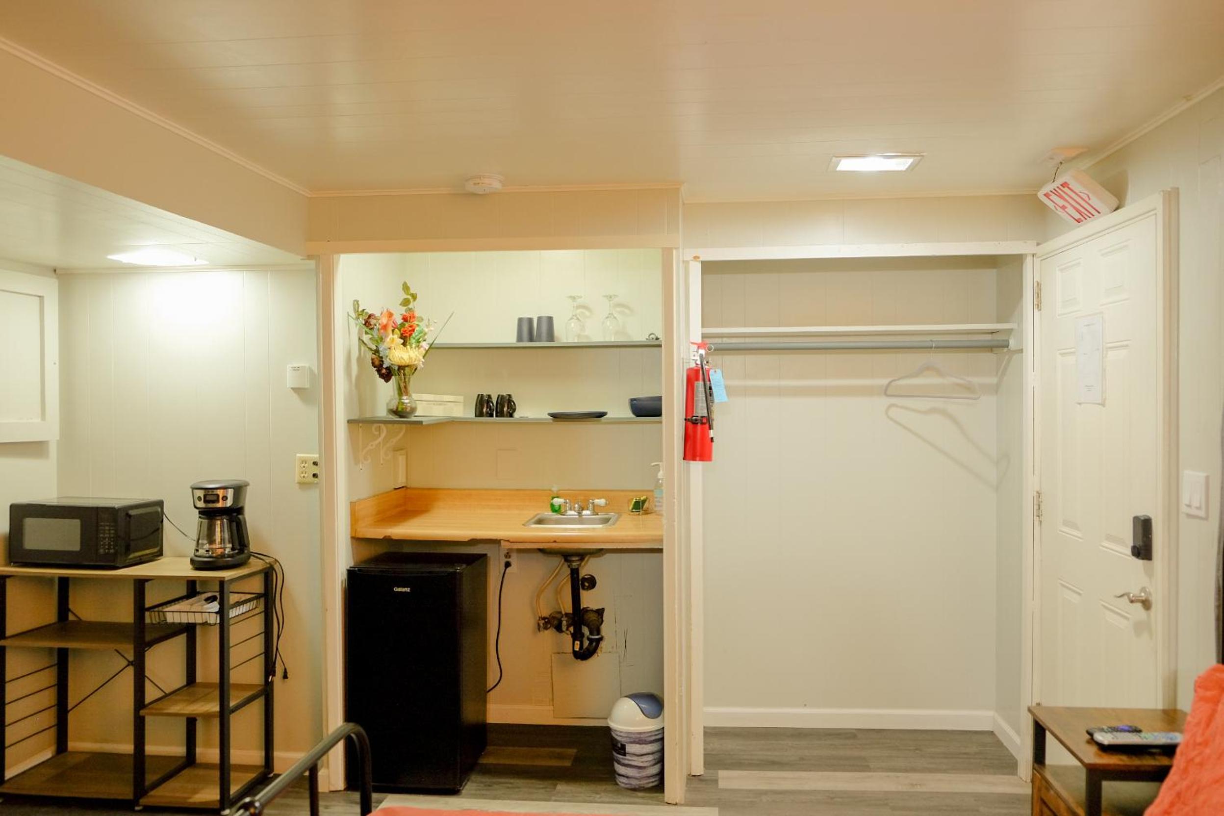 Sherwood Arms Motel - Property Image 162