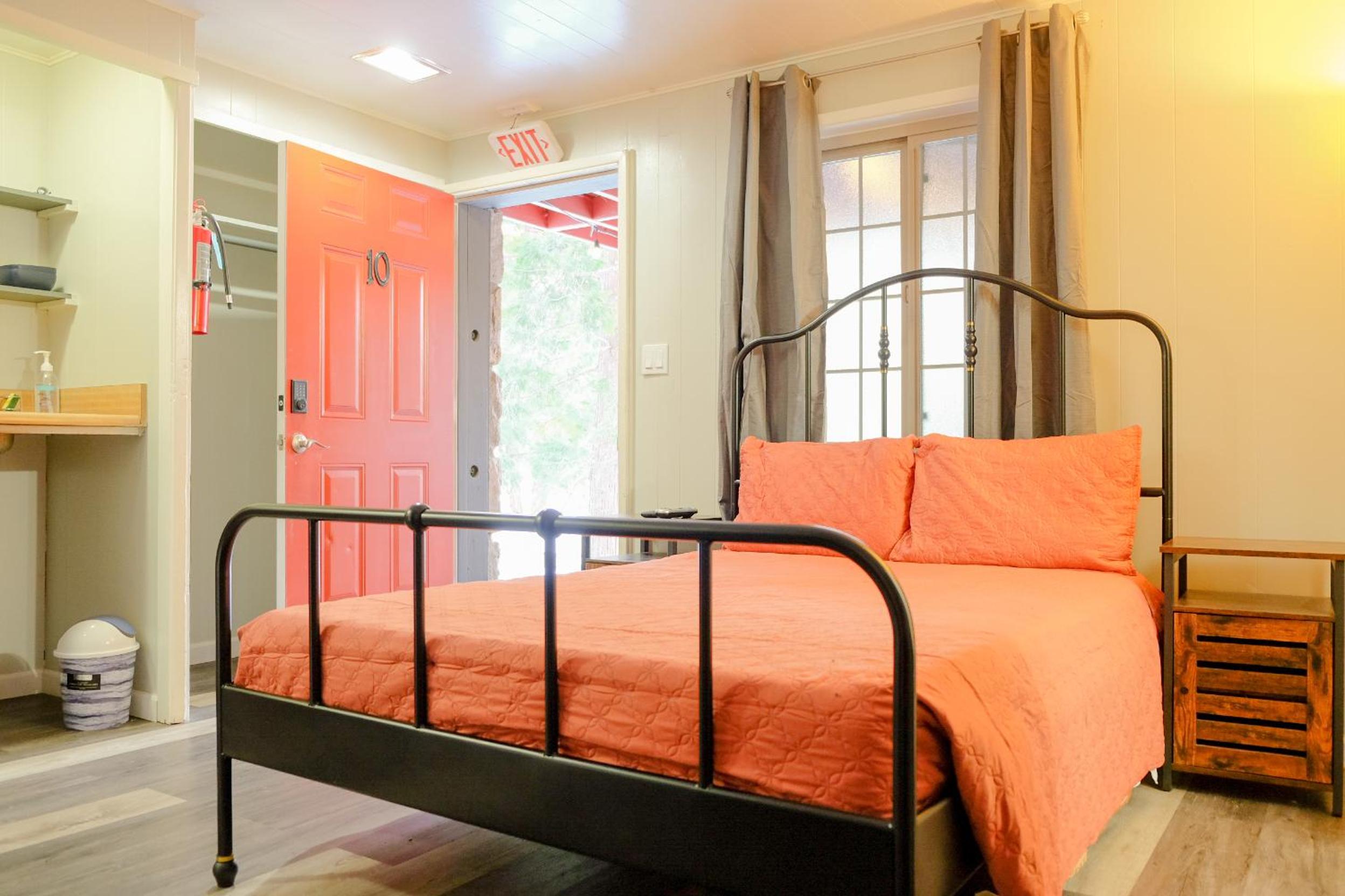 Sherwood Arms Motel - Property Image 161