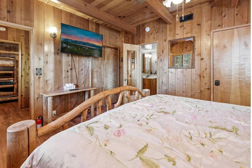 Paradise Cabin