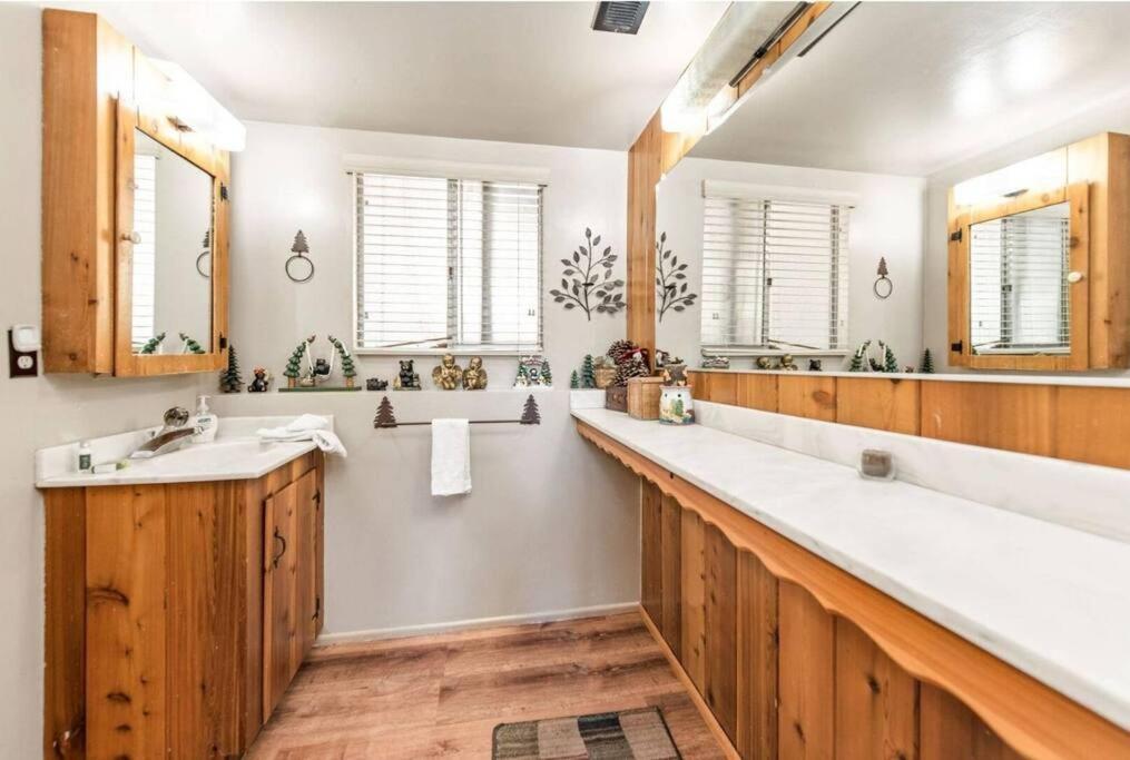 Paradise Cabin