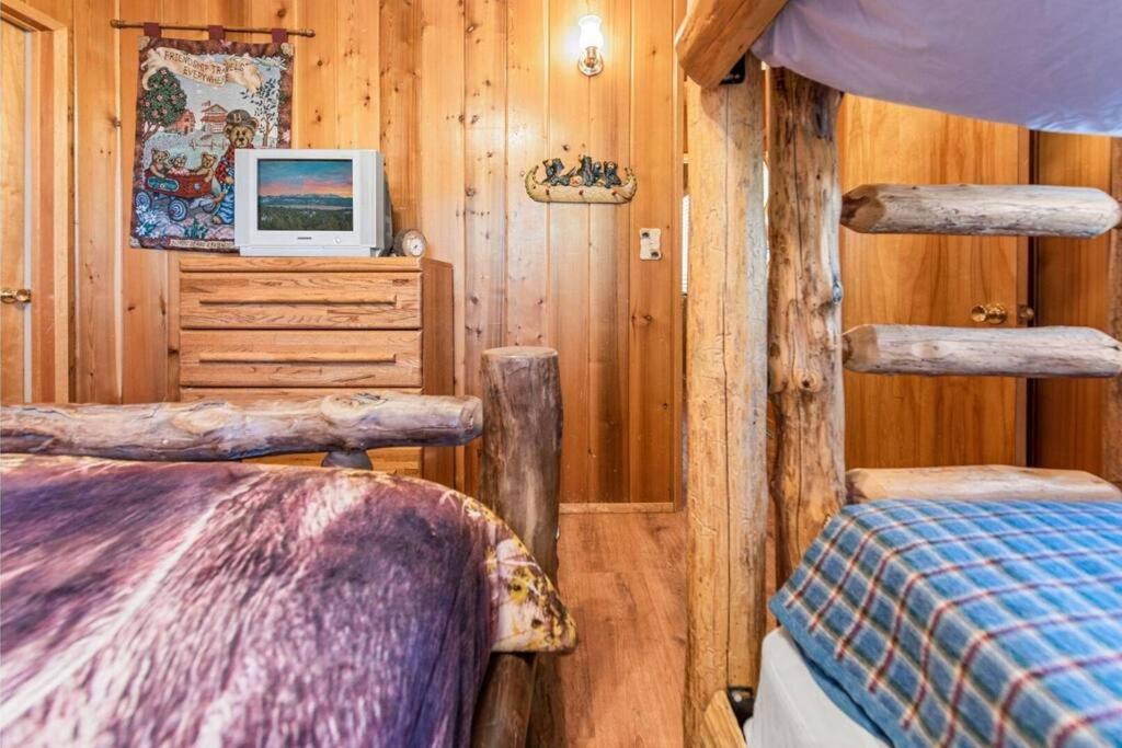Paradise Cabin