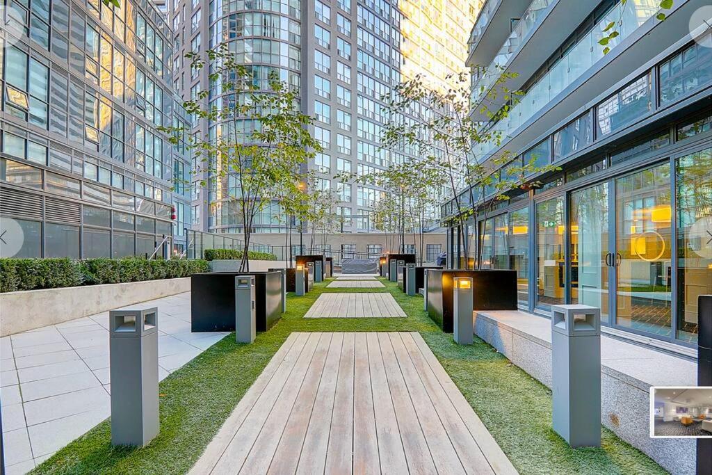 Luxury Condo on Bay Street