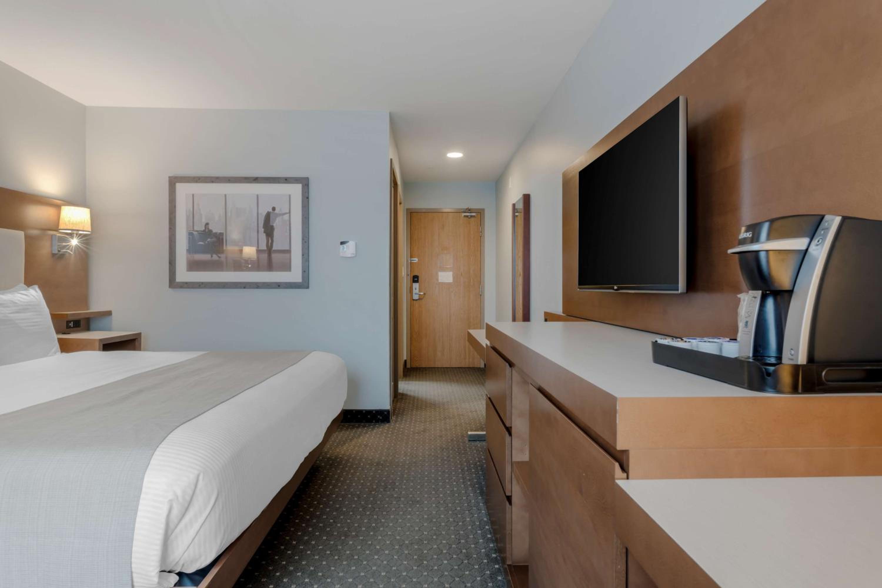 Woodstock Vacations - Best Western Plus Woodstock Hotel Conference Centre - Property Image 12