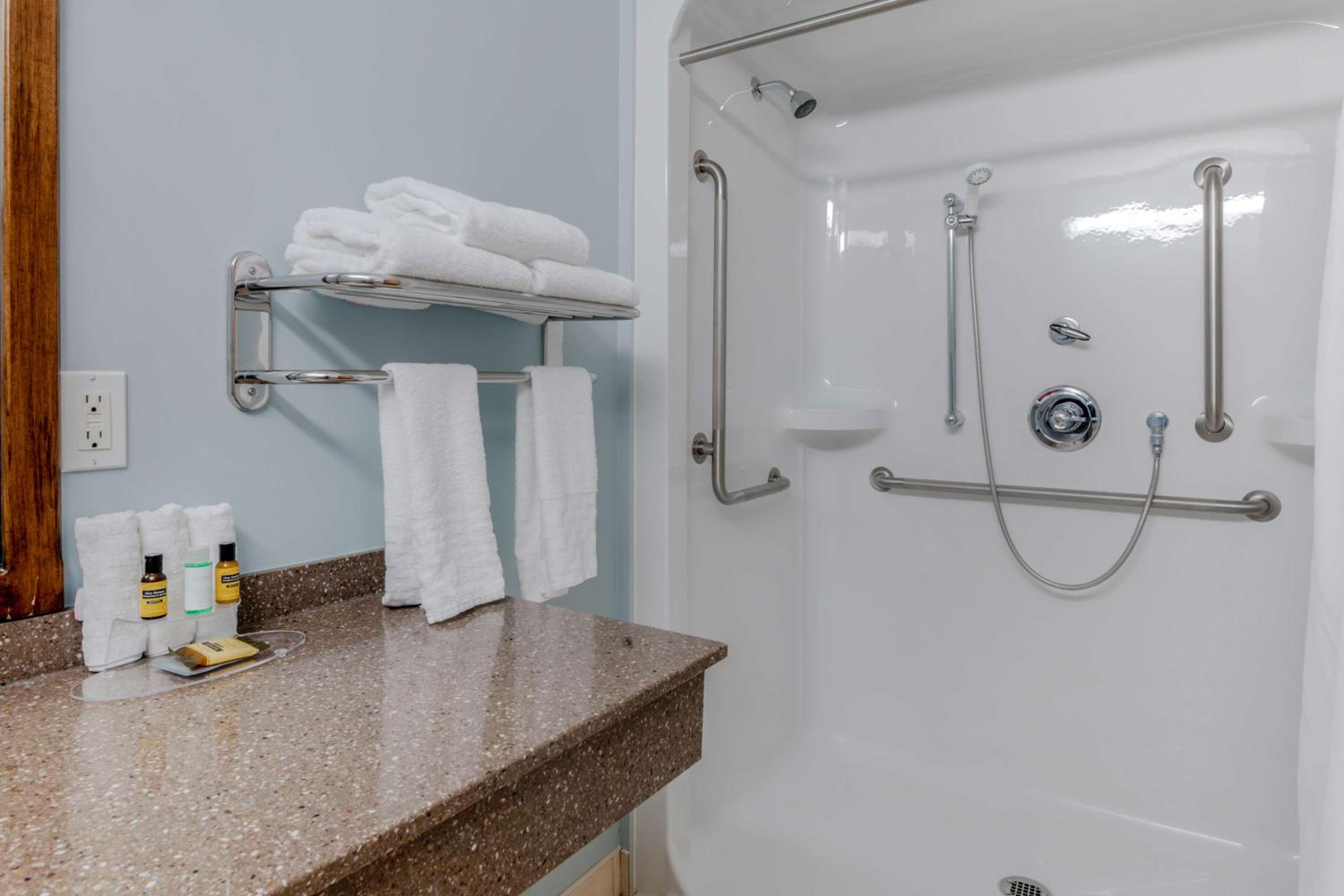 Woodstock Vacations - Best Western Plus Woodstock Hotel Conference Centre - Property Image 7