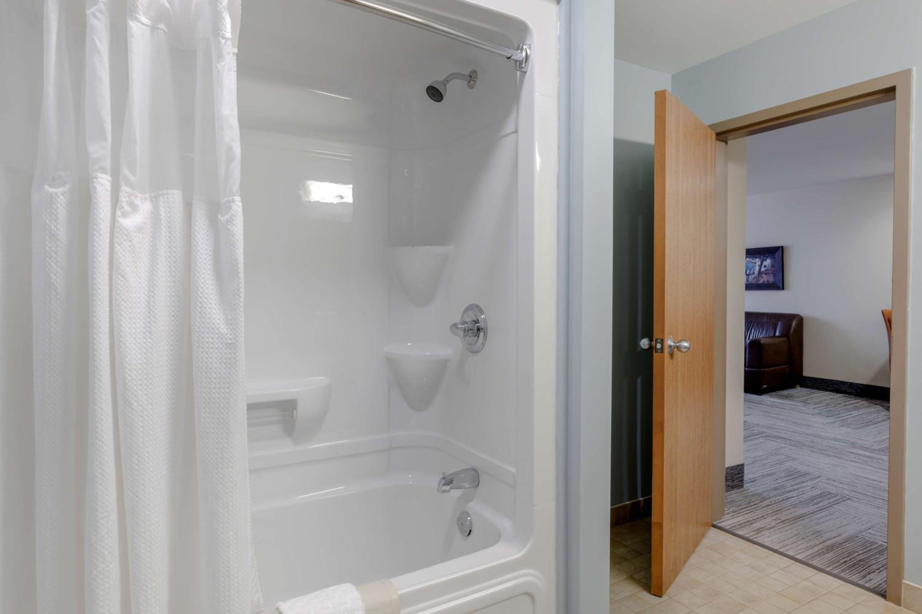 Woodstock Vacations - Best Western Plus Woodstock Hotel Conference Centre - Property Image 11