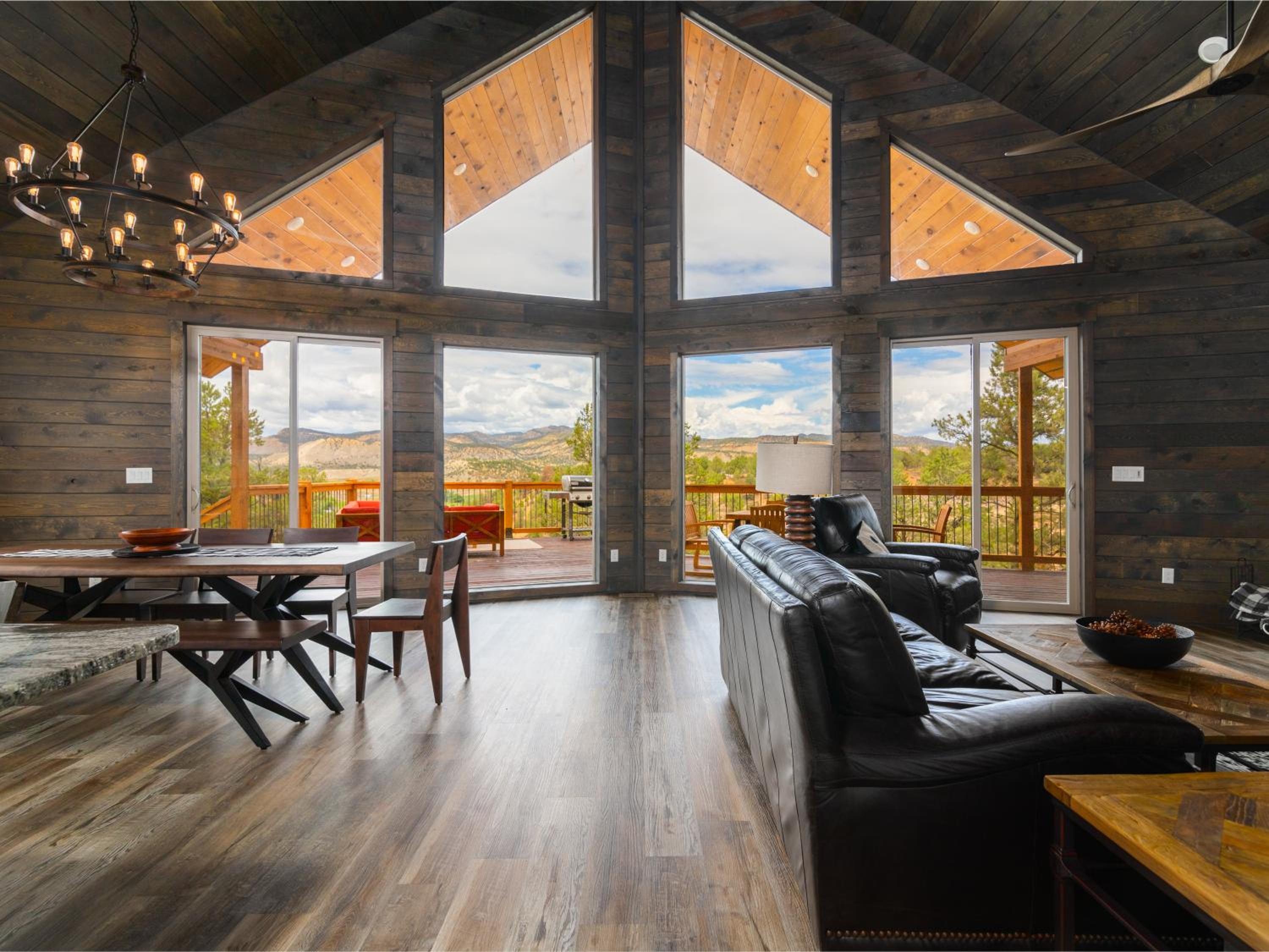 Cliff's Edge. New Build, Breathtaking Views, Luxury Stay Near Zion view 5