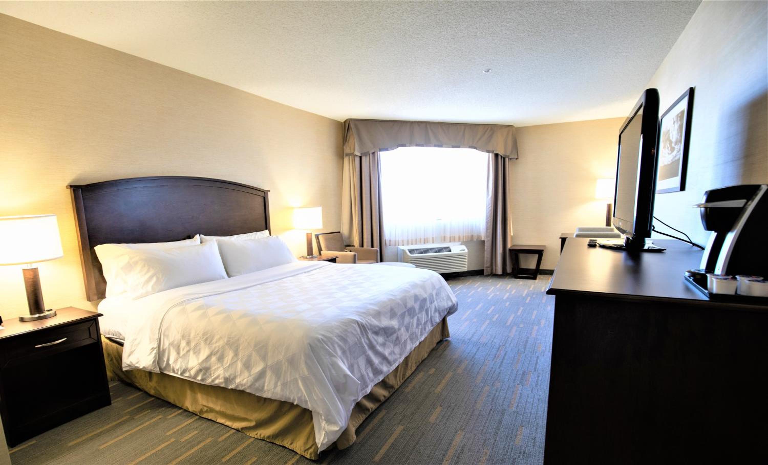 Lethbridge Vacations - Holiday Inn Lethbridge, an IHG Hotel - Property Image 2