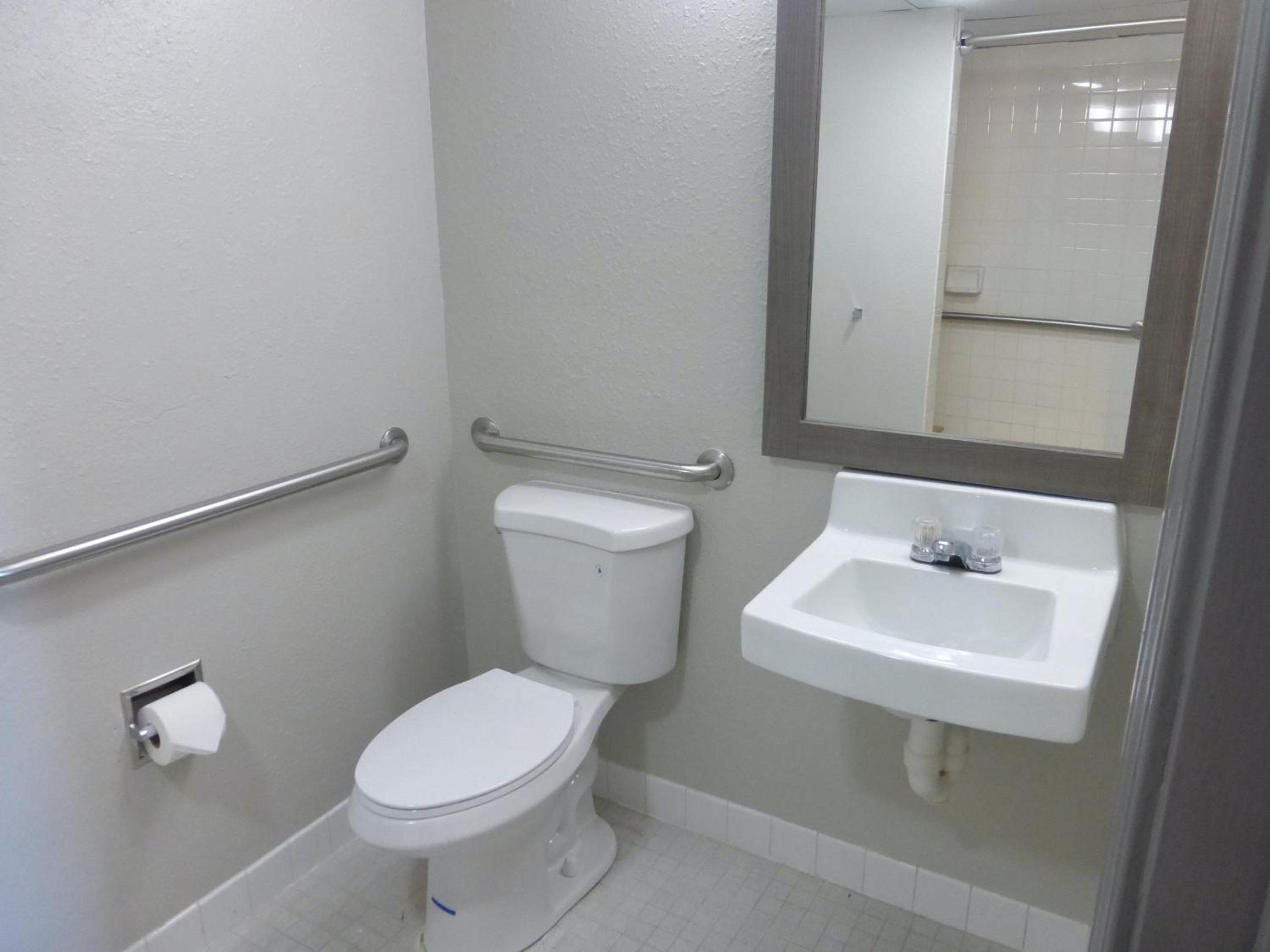 Red Roof Inn Bourbonnais - Property Image 3
