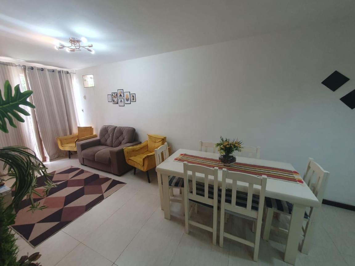 Apartamento com suite em Garatucaia.