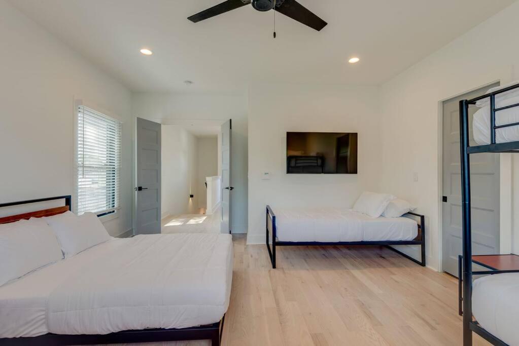 Luxury Downtown Nash/Roofdeck/11 Beds view 2