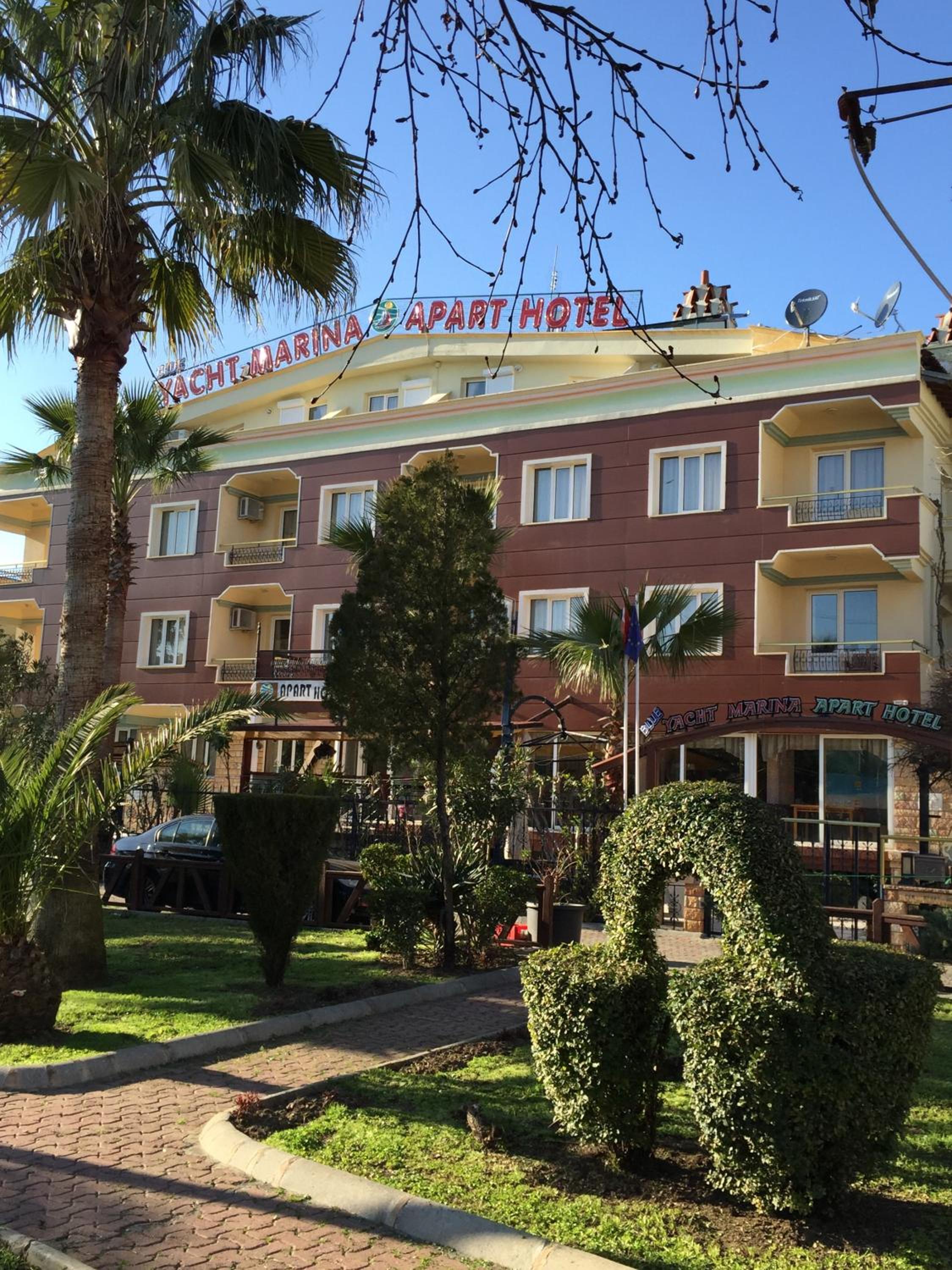 Blue Yacht Marina Apart Hotel - Image 6