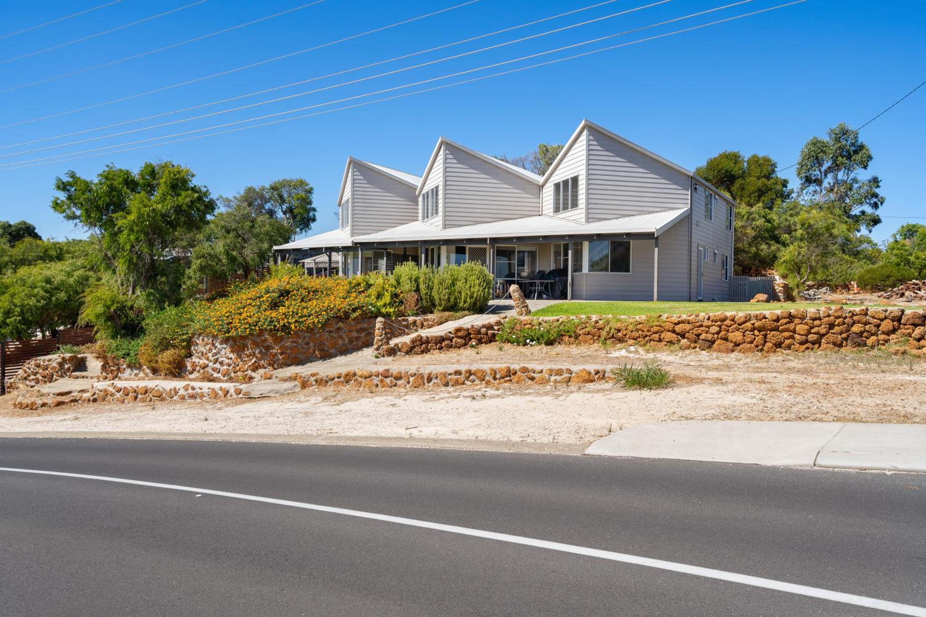 Seaview Residence by 