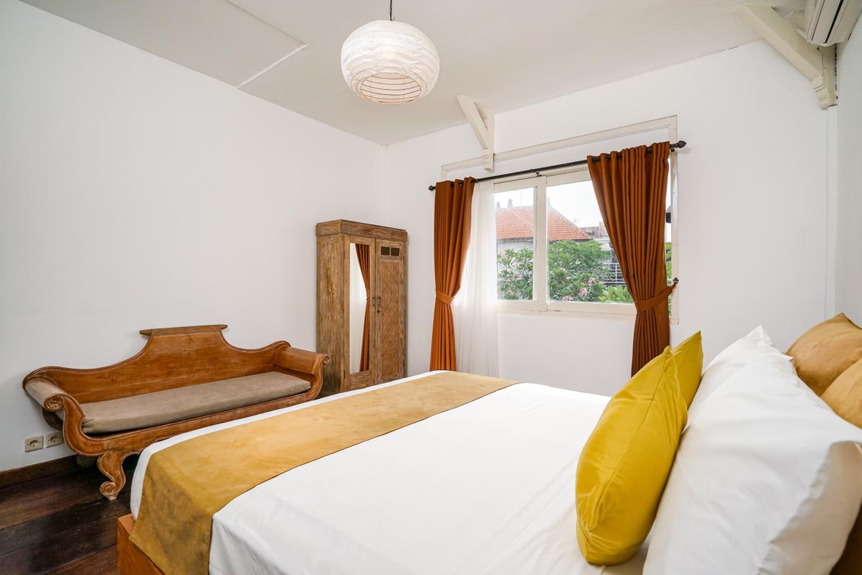 Villa Nylam, 4 Bedroom Private Villa With Tropical Vibes in Seminyak