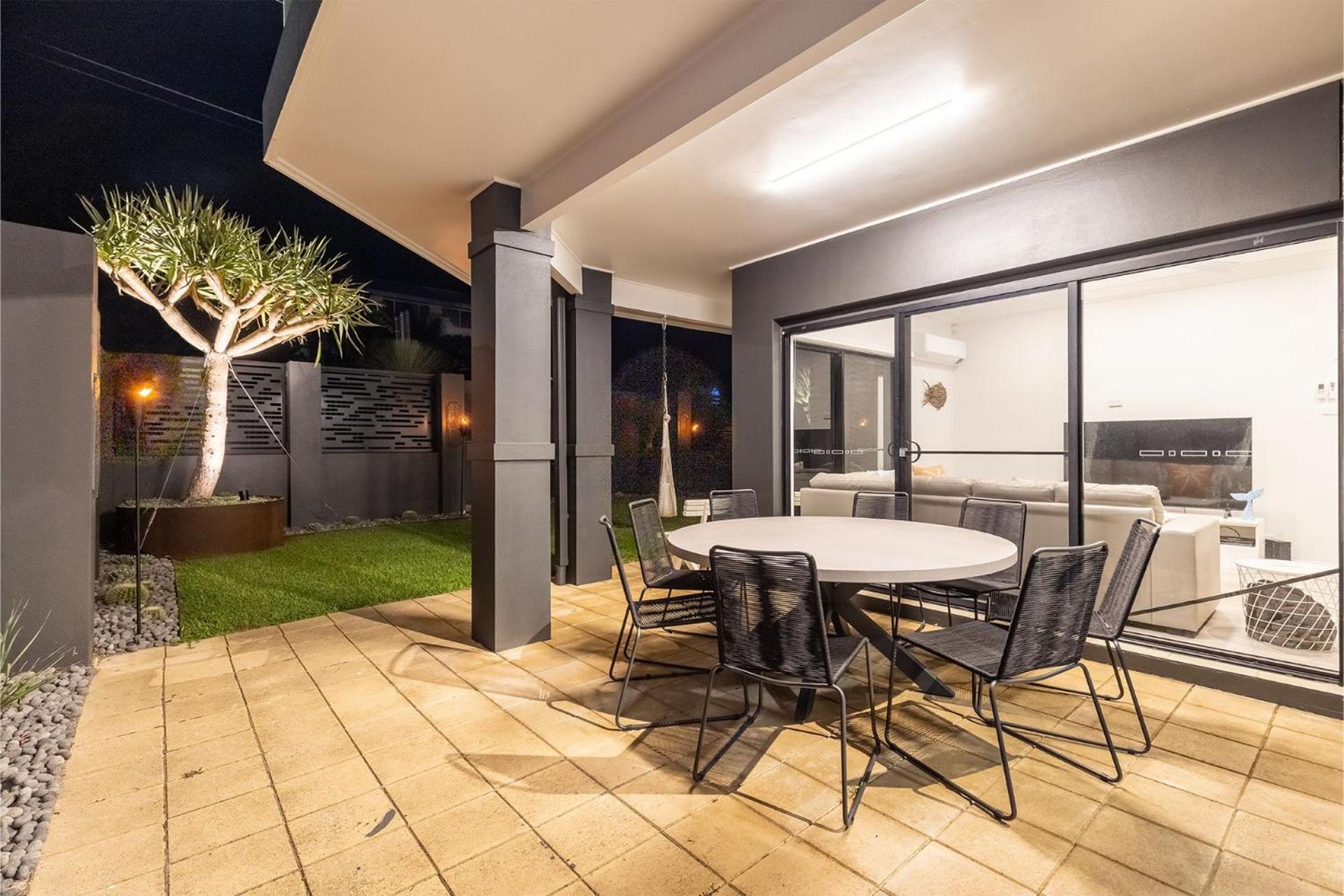 Beach Haven 3a Messines Street 4 Minute walk to the beach Wifi Air Con
