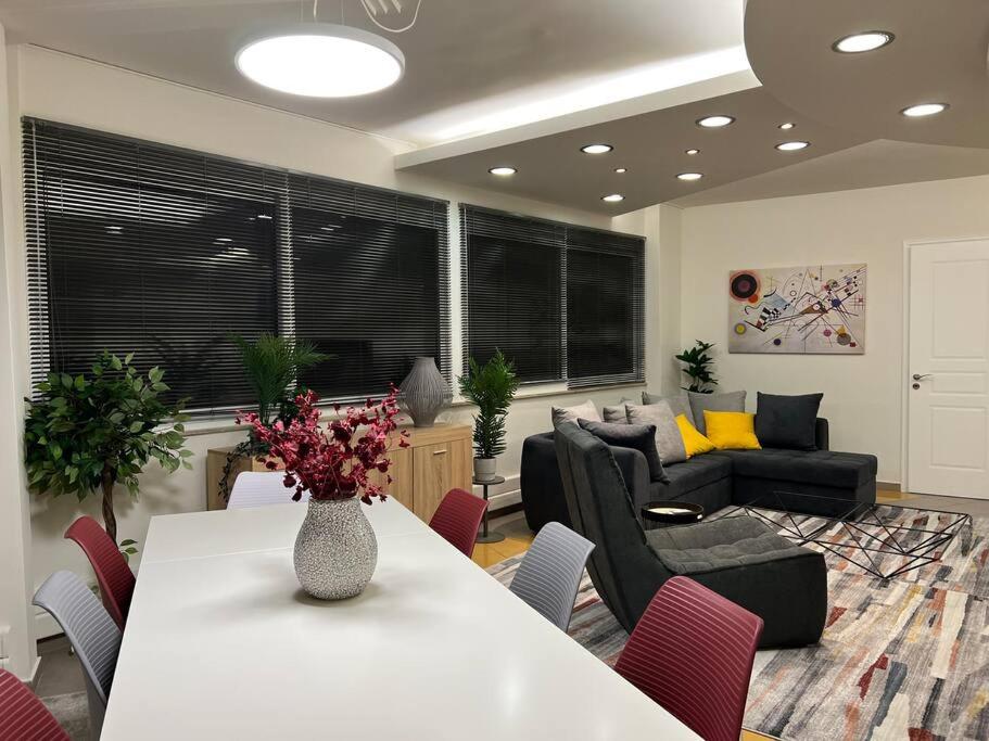 HighEnd 5BDR NewApt w/Breathtaking Acropolis View