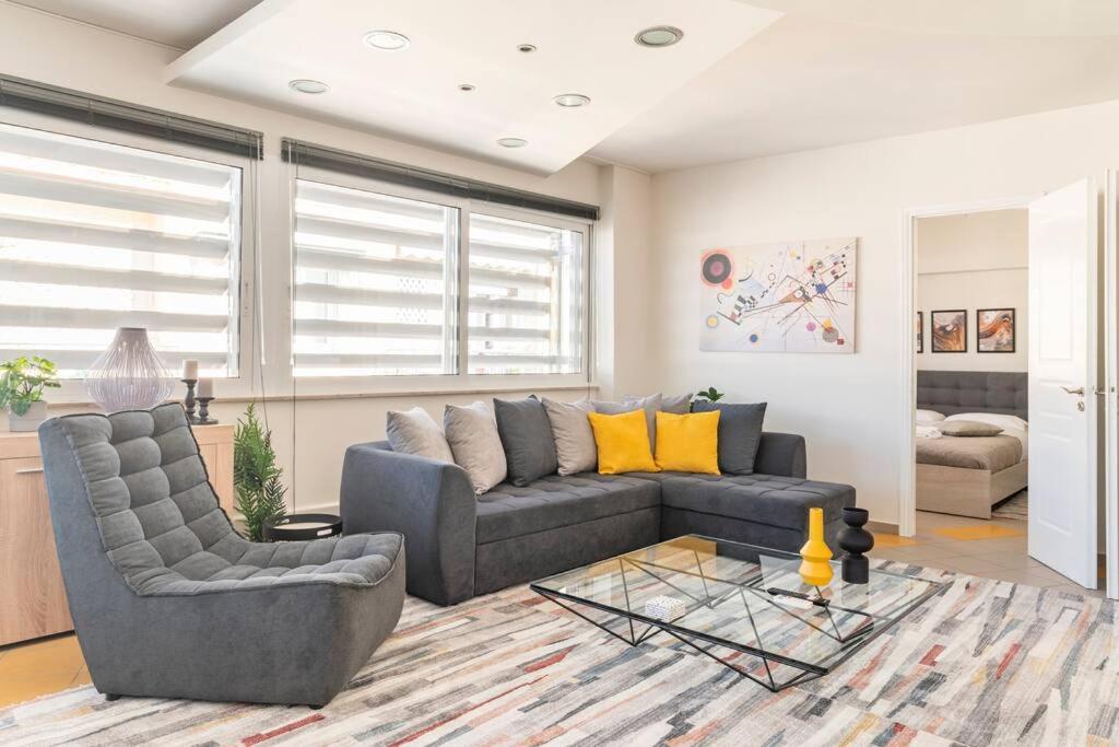 HighEnd 5BDR NewApt w/Breathtaking Acropolis View