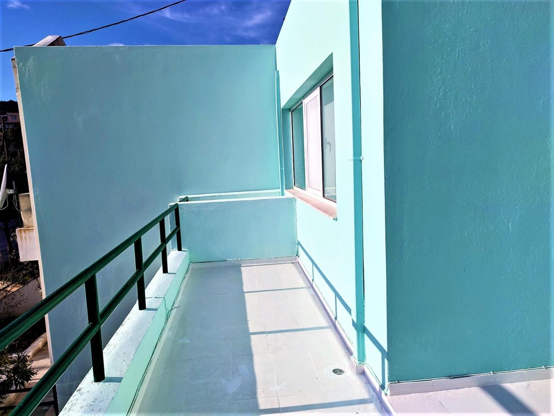 Grace : Garden and Terrace House view 3