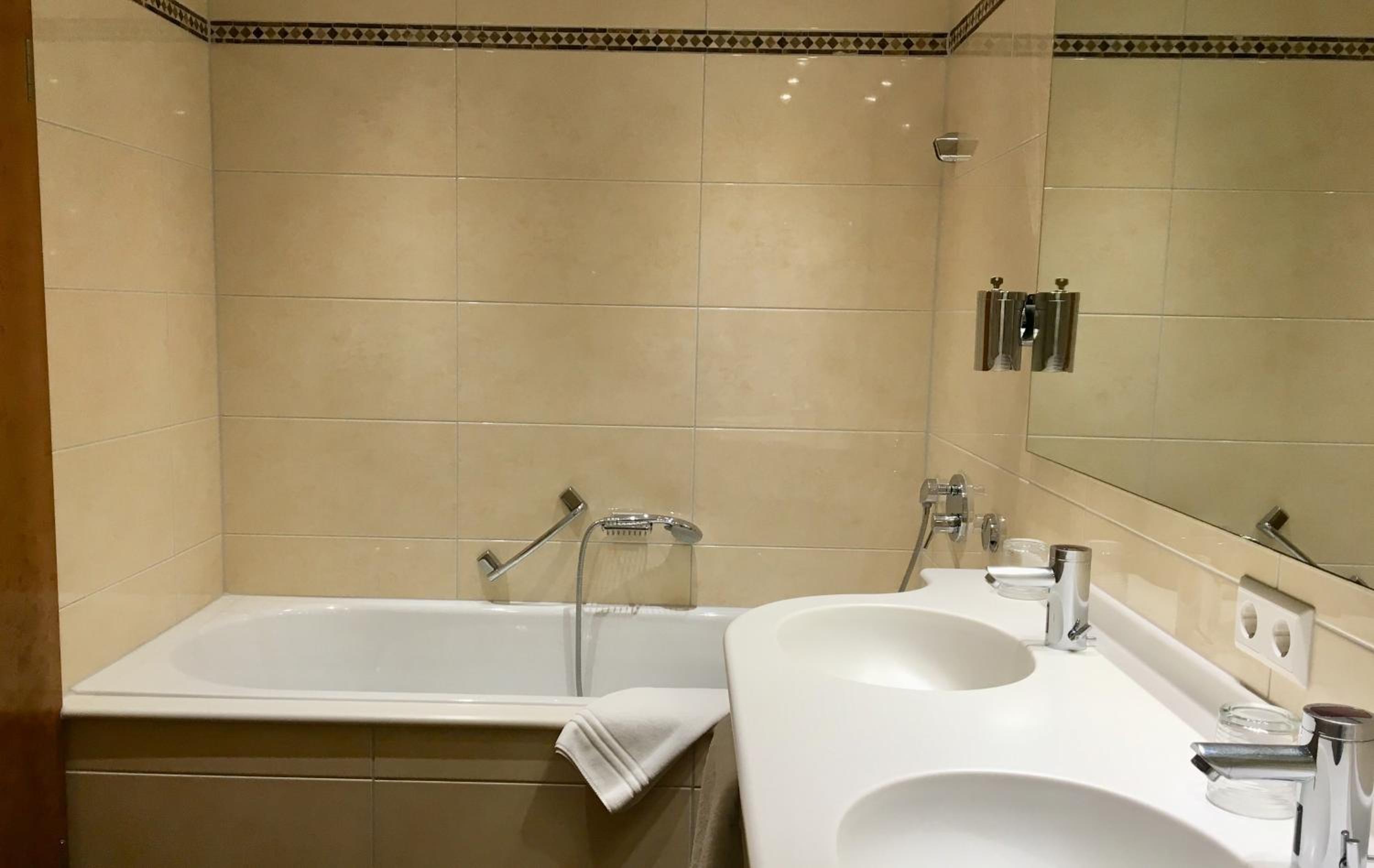 Hotel Engel - Property Image 7