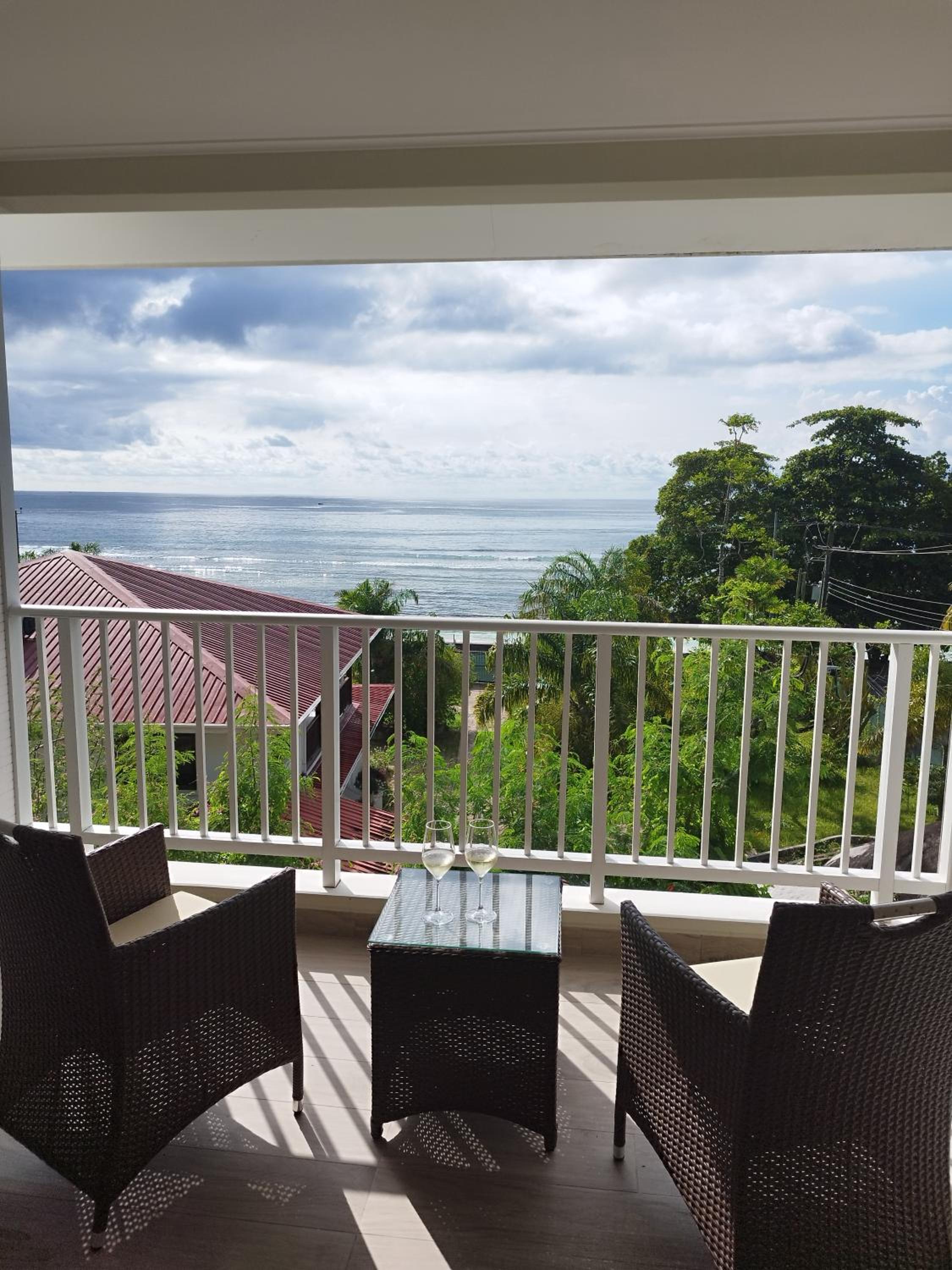 CRYSTAL SHORES Self Catering Apartments - Beau Vallon, Seychelles photo 5