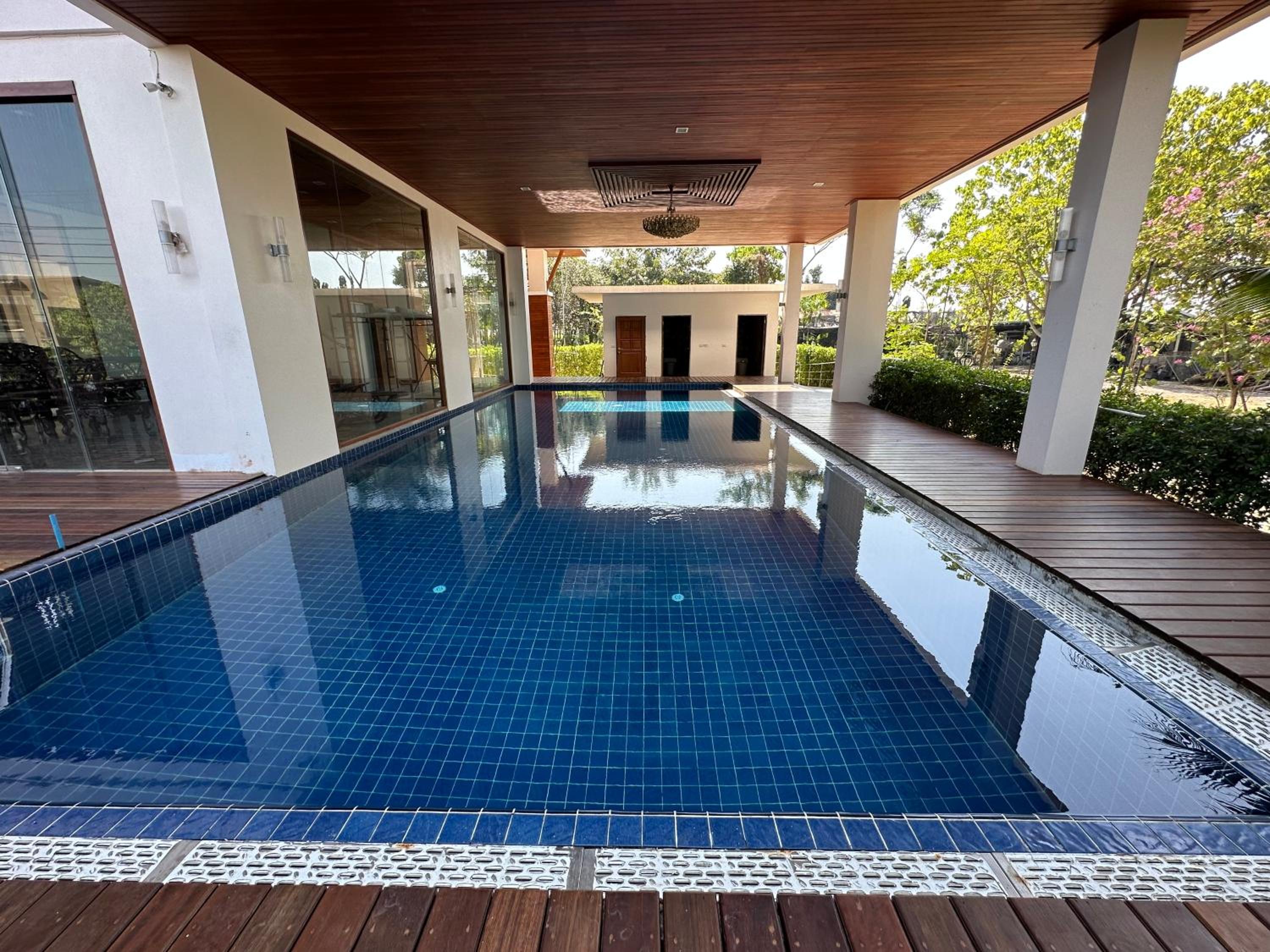 Damnoen Care Resort