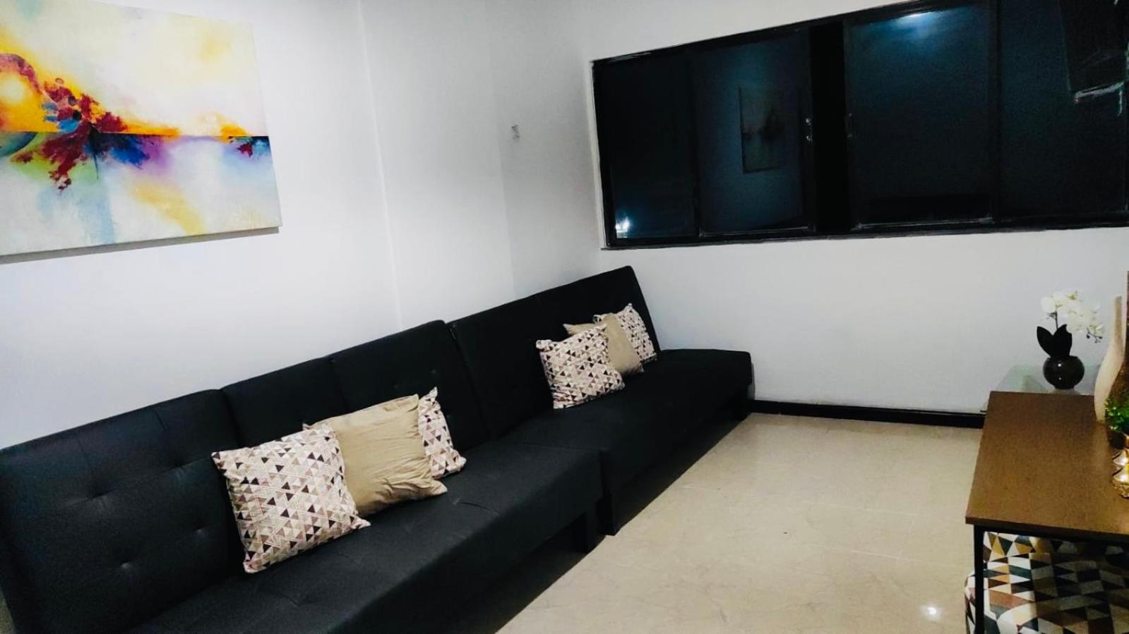 Belíssimo apartamento vista mar deslumbrante na Barra! Direto na praia e no circuito do Carnaval de Salvador.