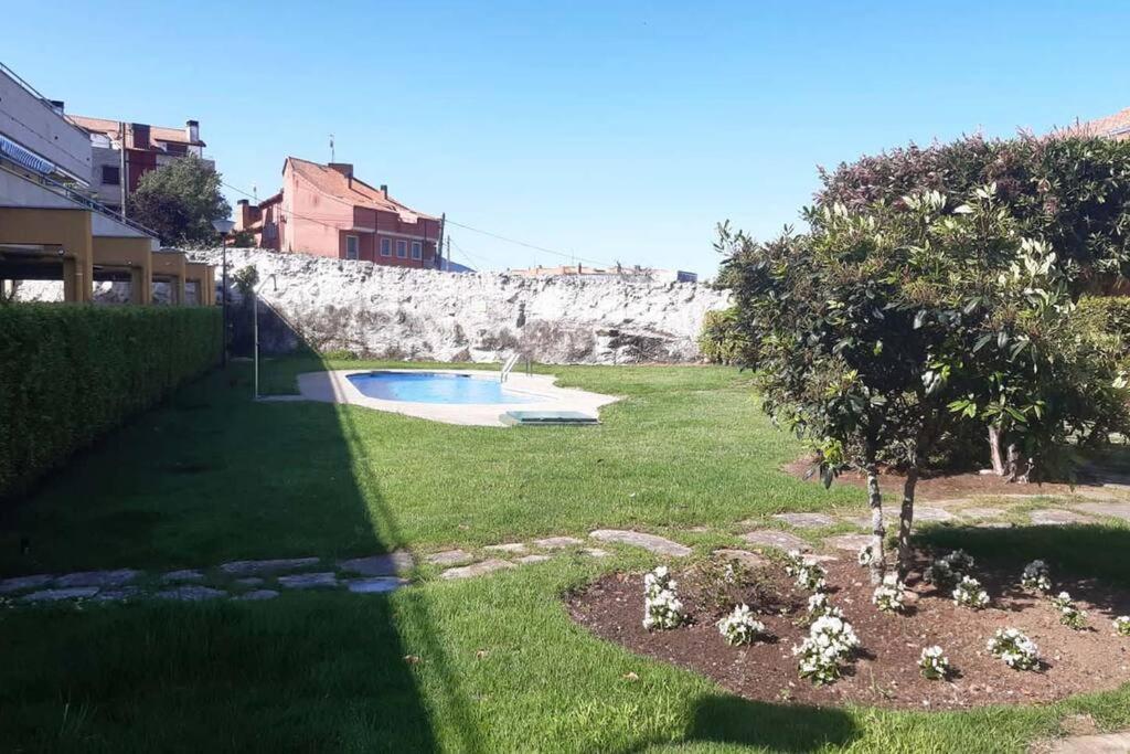 Apartamento con piscina en Portosín