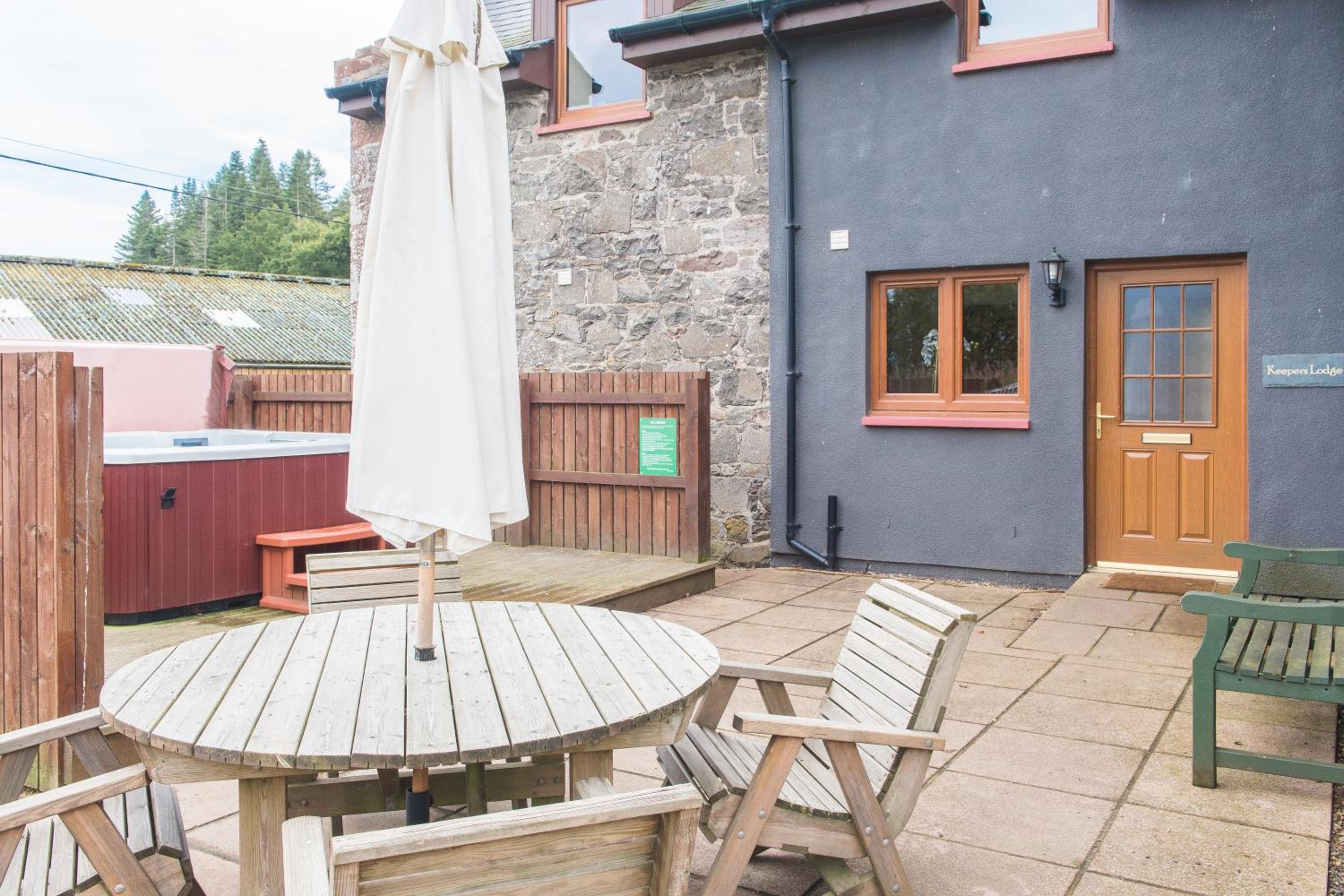 Keepers Lodge with Hot Tub