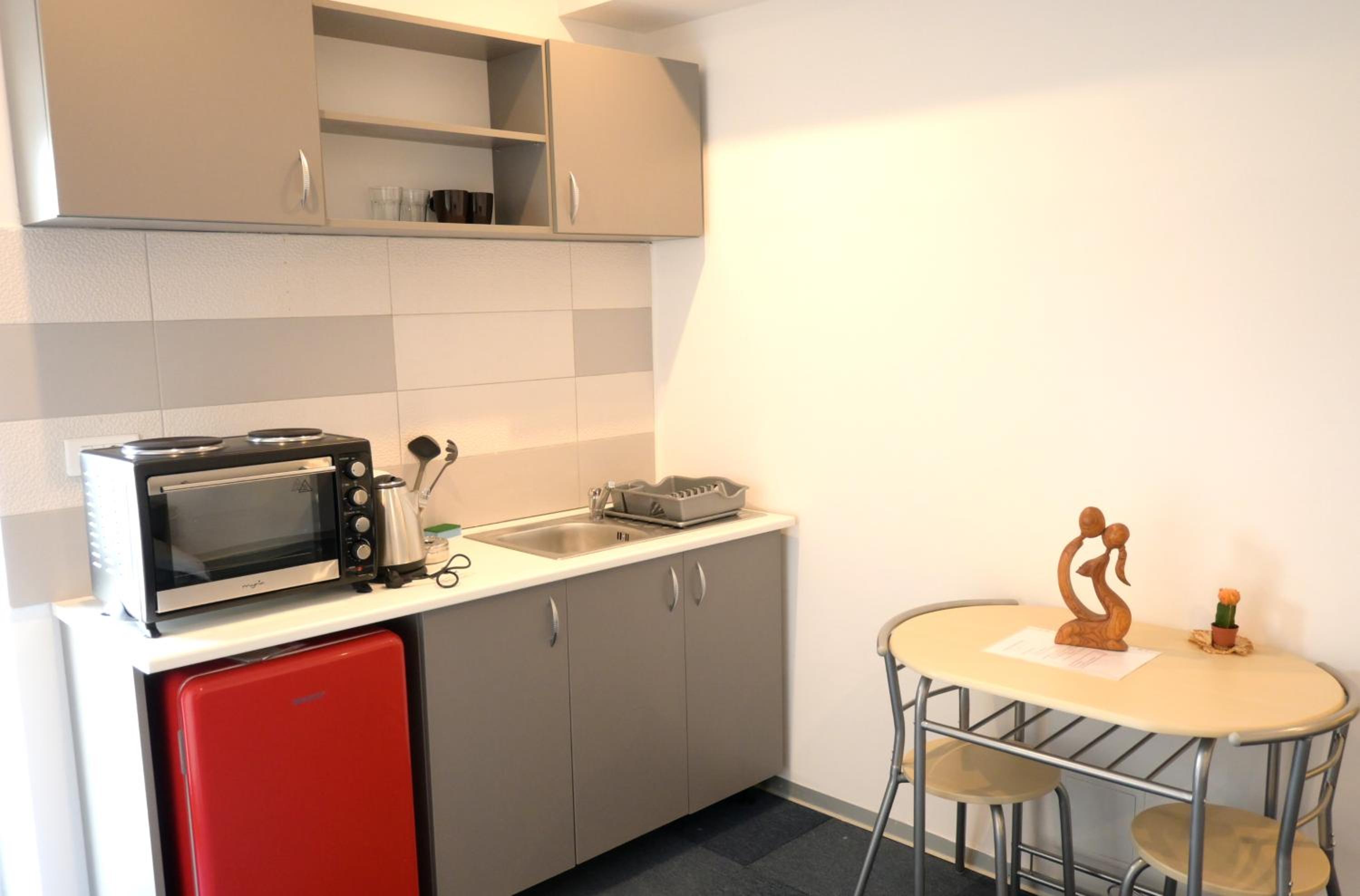 Luana Airport Apartments #4 view 5