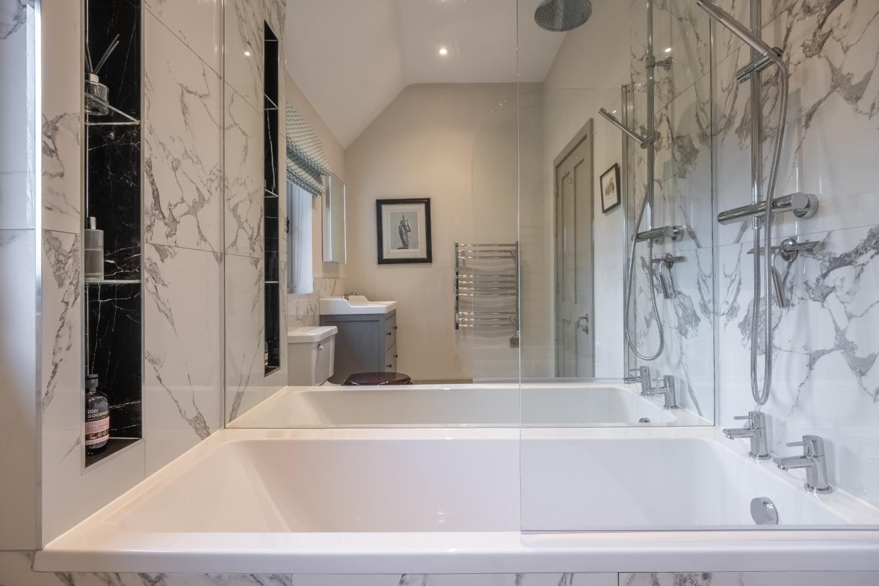 Elegant luxurious cottage - The Dove House view 4