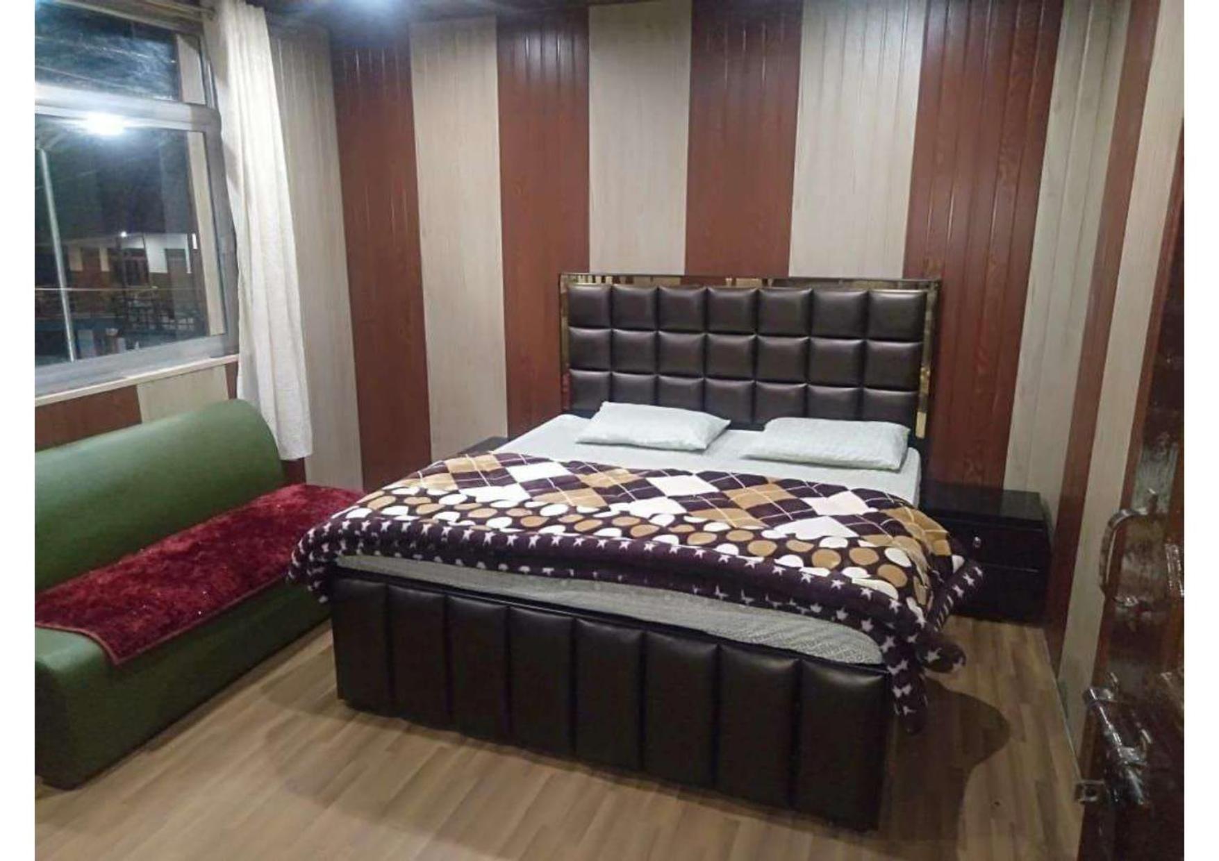Hotel Prakriti
