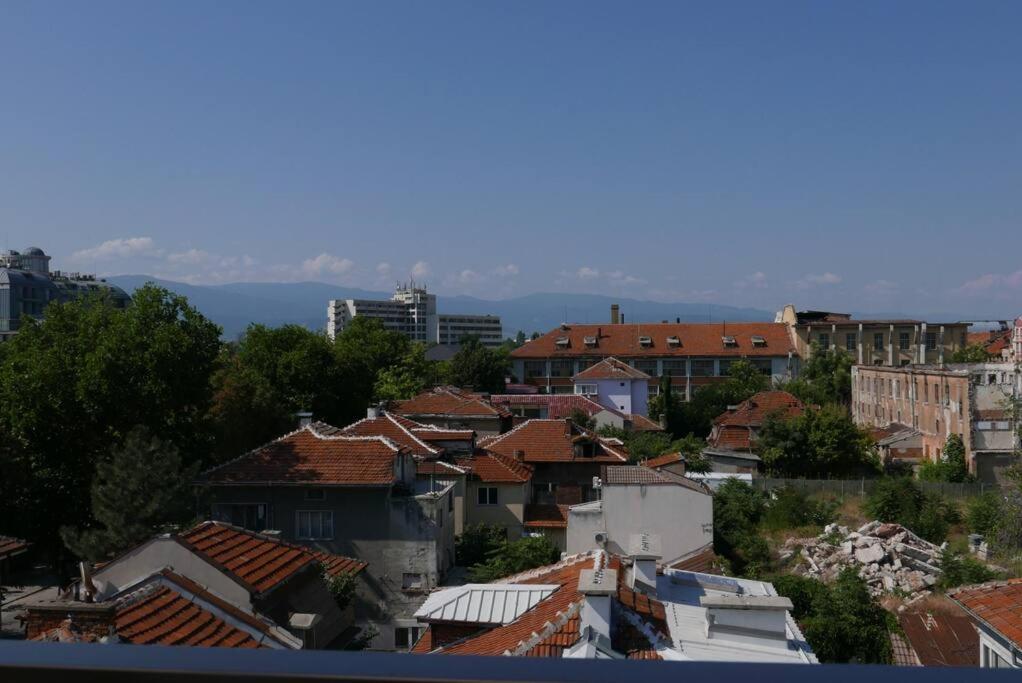 Charmful new flat with Hill view