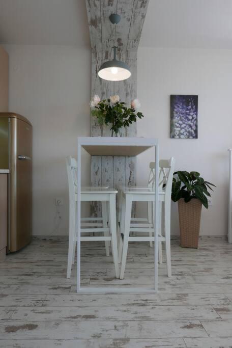 Charmful new flat with Hill view