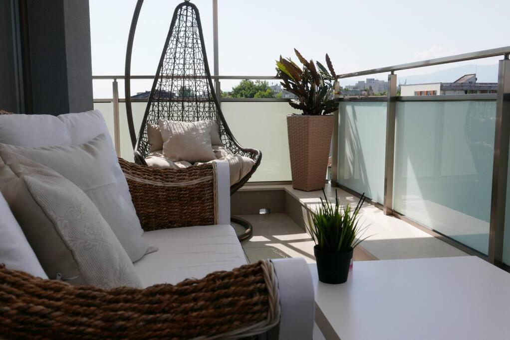 Charmful new flat with Hill view
