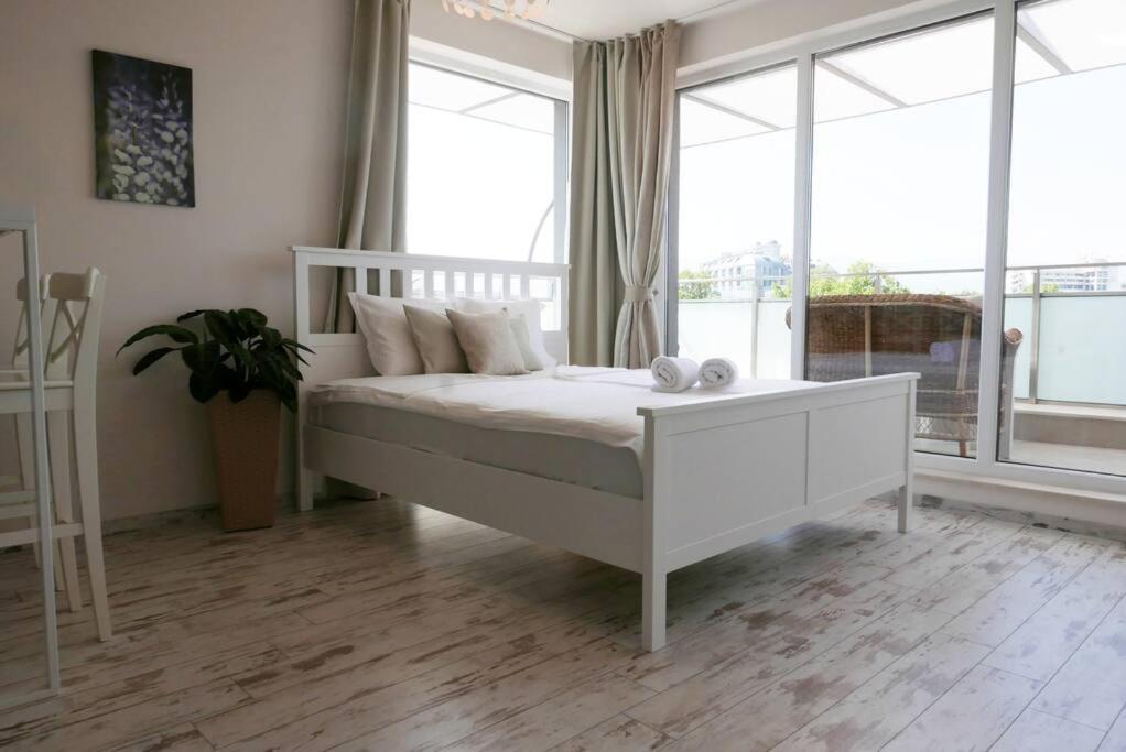 Charmful new flat with Hill view