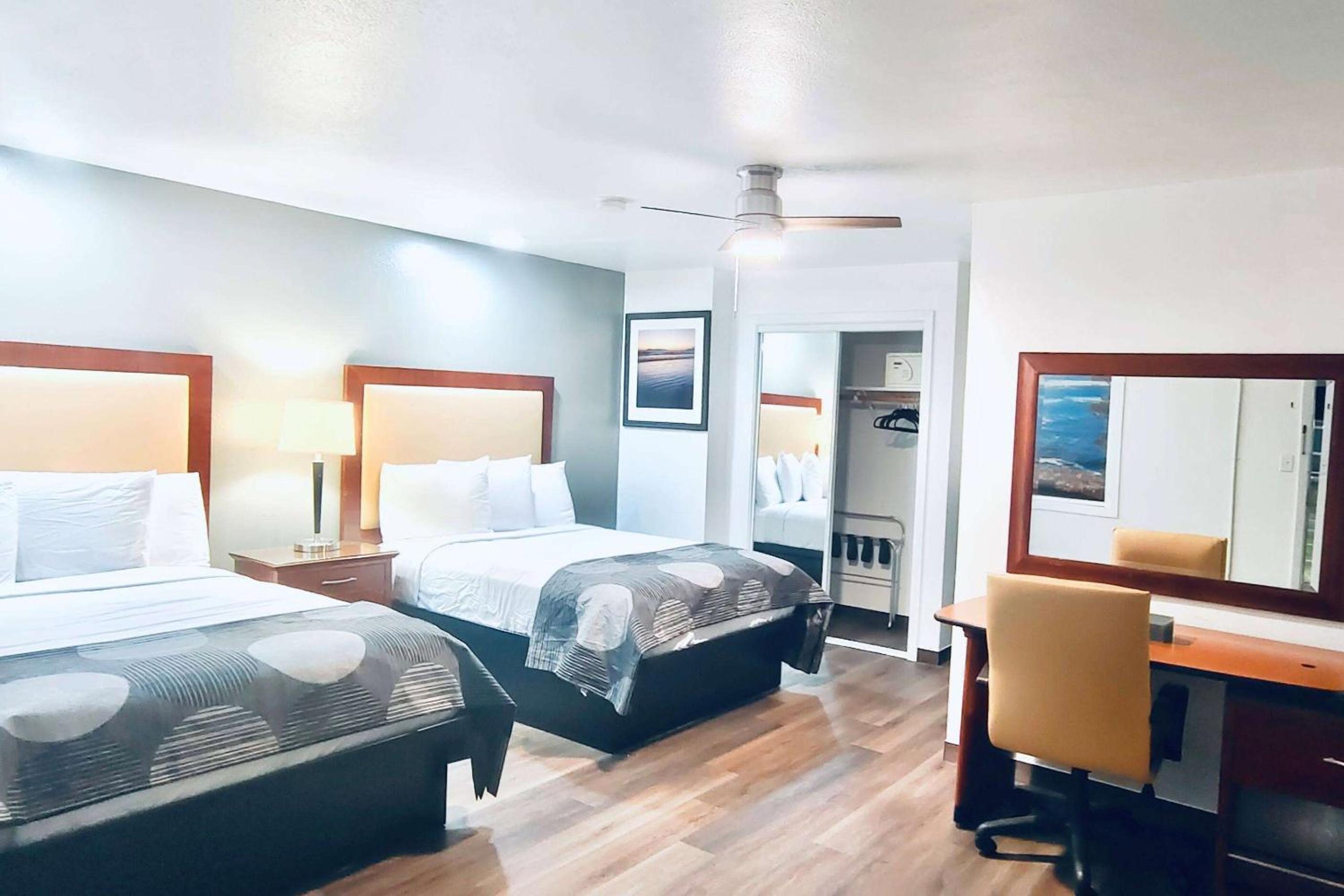 Oceanside Inn & Suites, a Days Inn by Wyndham