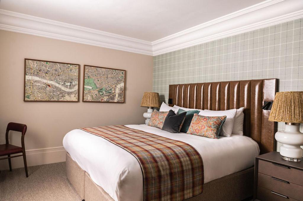Tophams Hotel 37