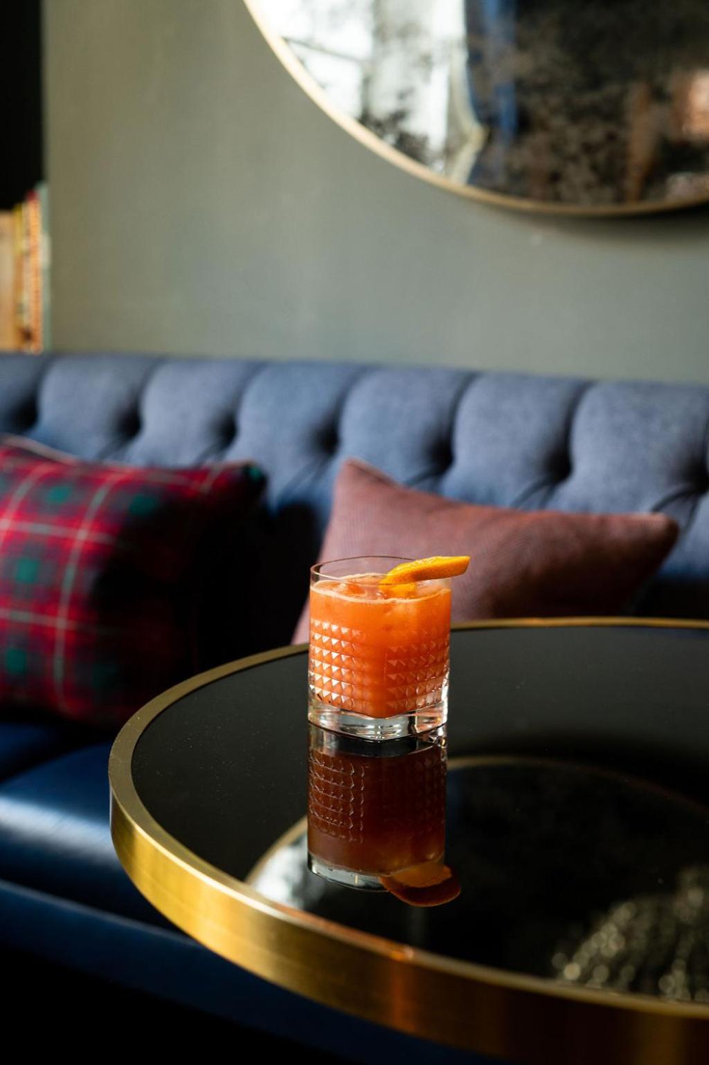 Tophams Hotel 72