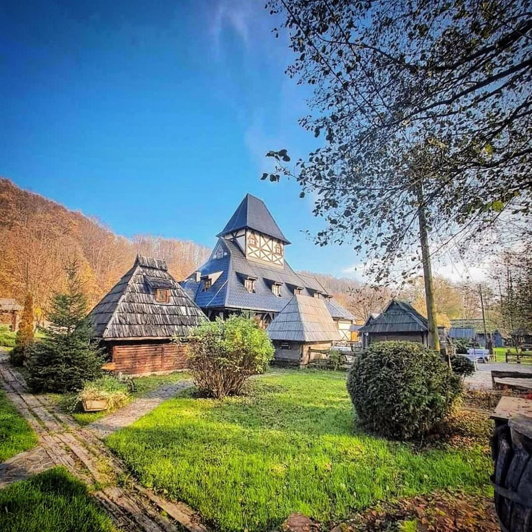 Kraljevsko selo Kotromanićevo